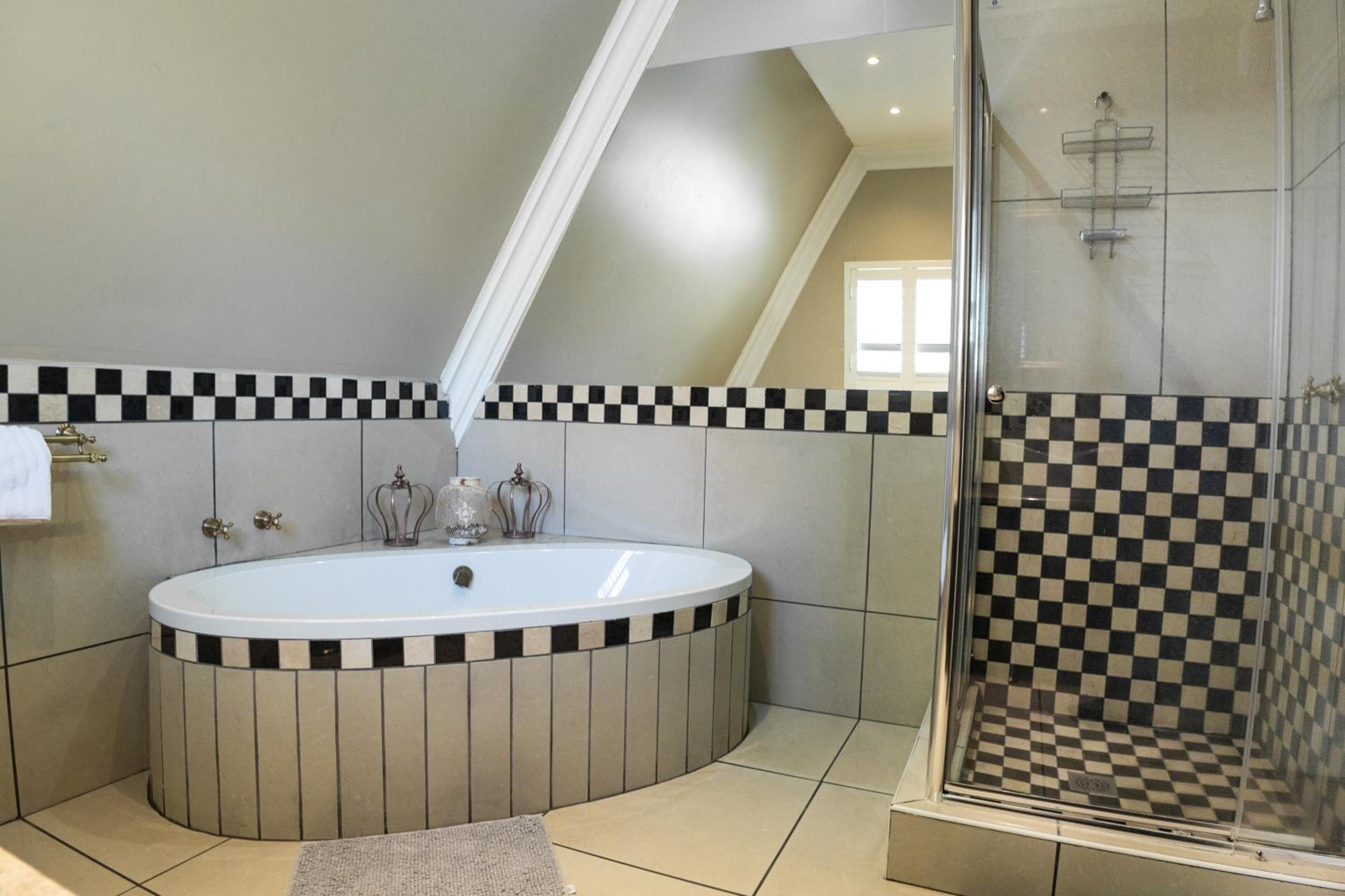 Standard Double Suite - Photo 15