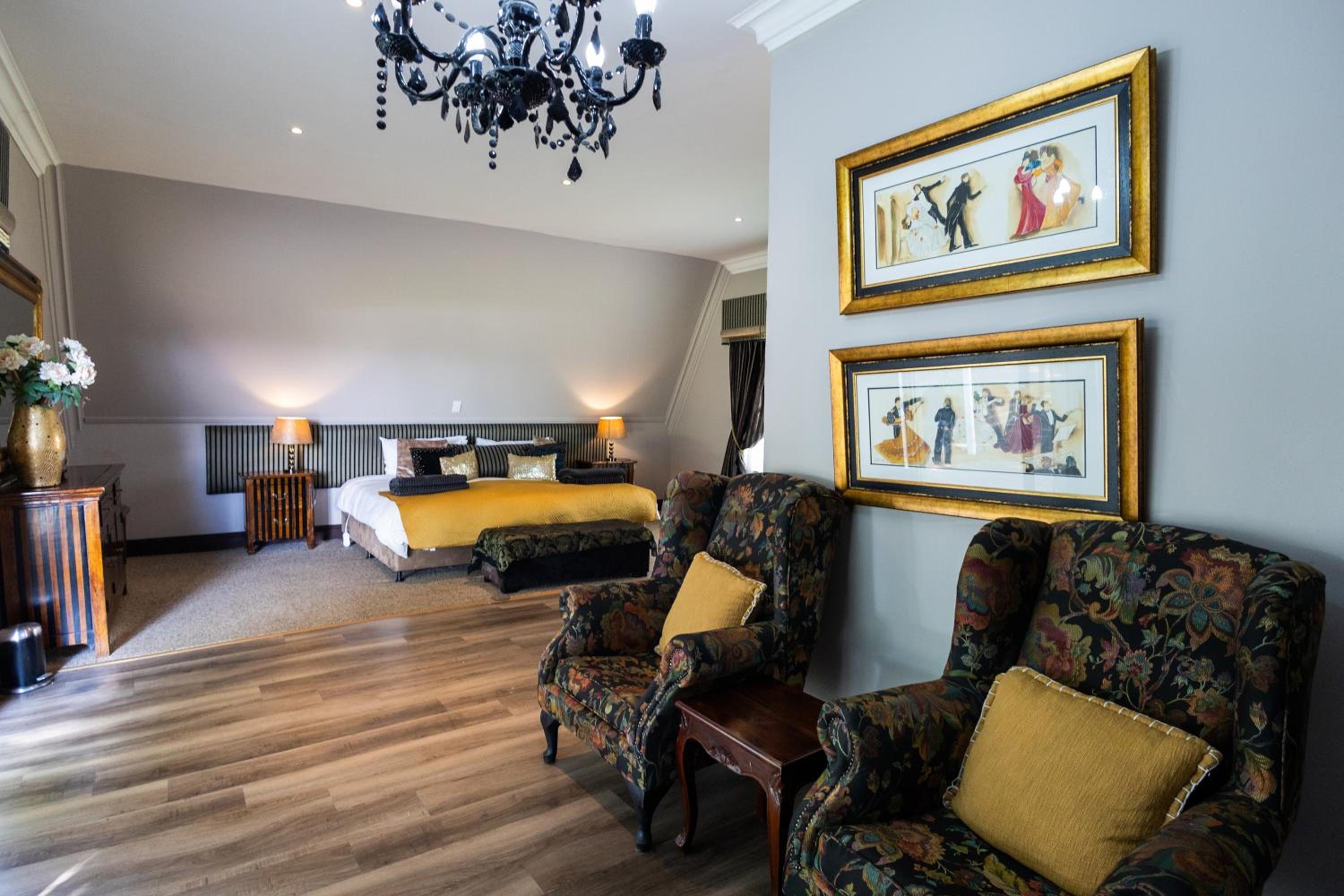 Standard Double Suite - Photo 14