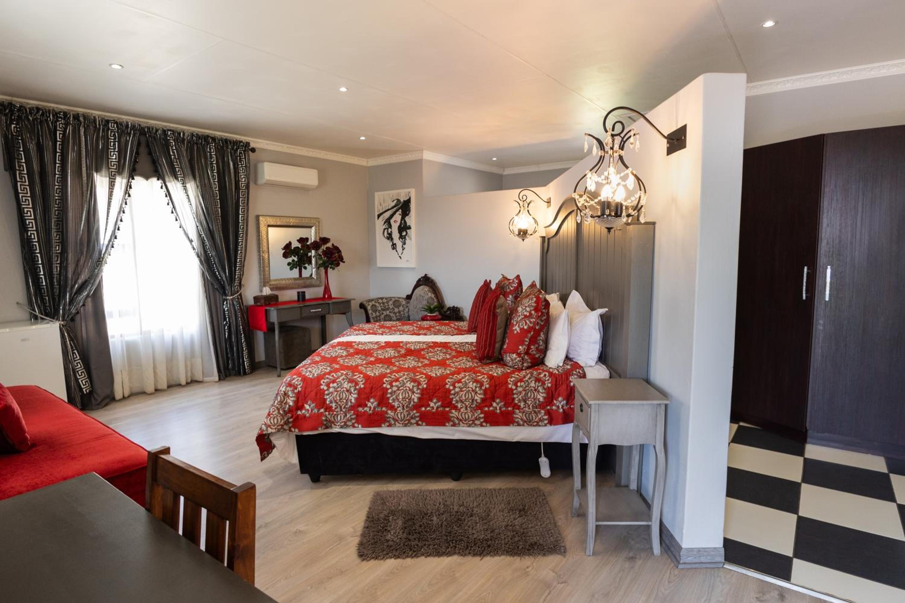 King Room with Mountain View - Photo 4
