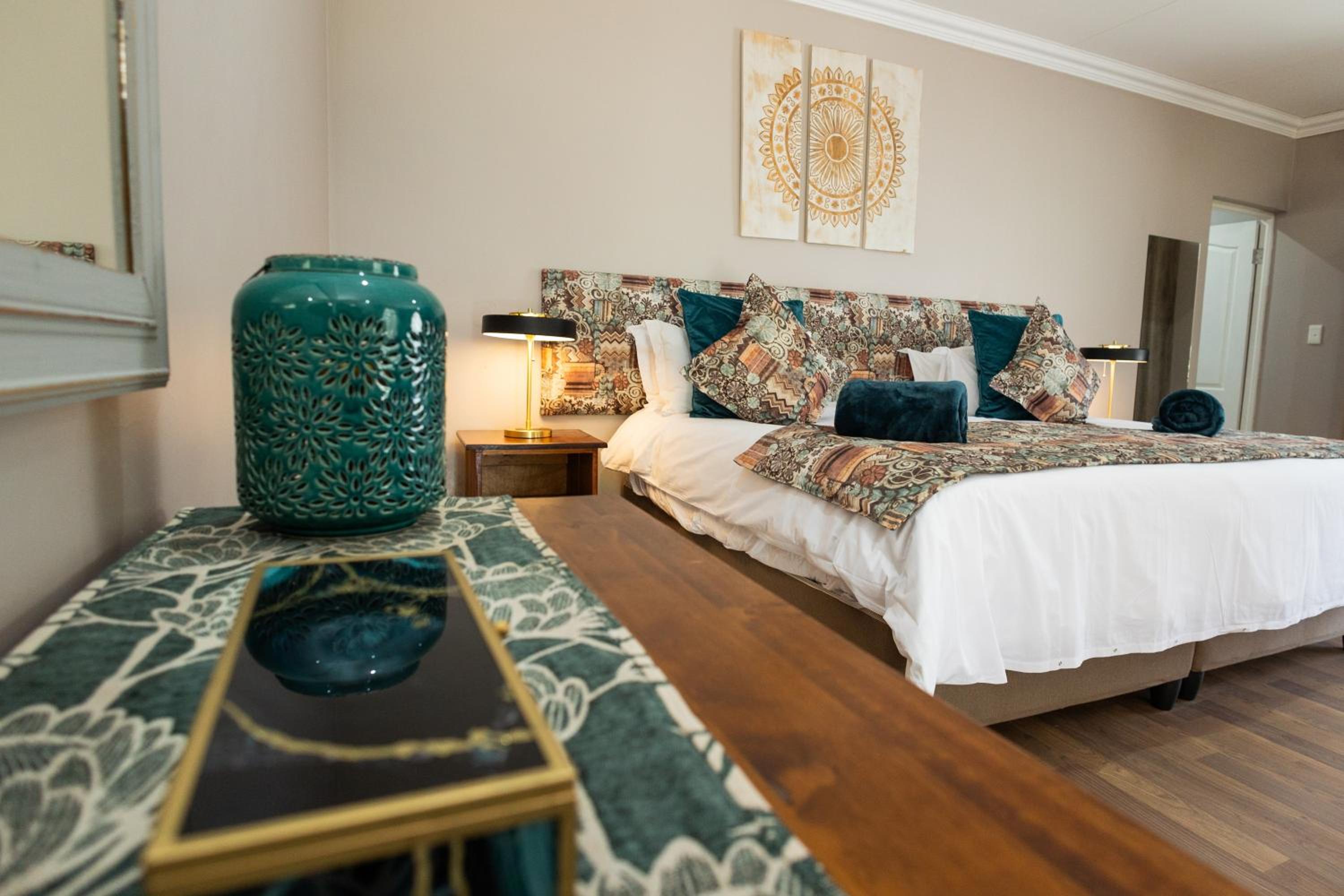 King Room with Mountain View - Photo 3