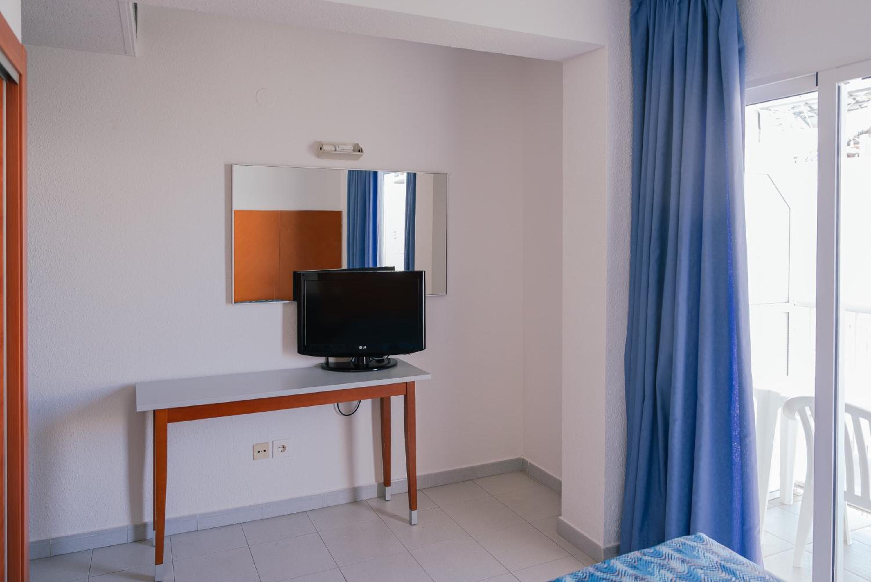 Budget Single Room thumbnail 5
