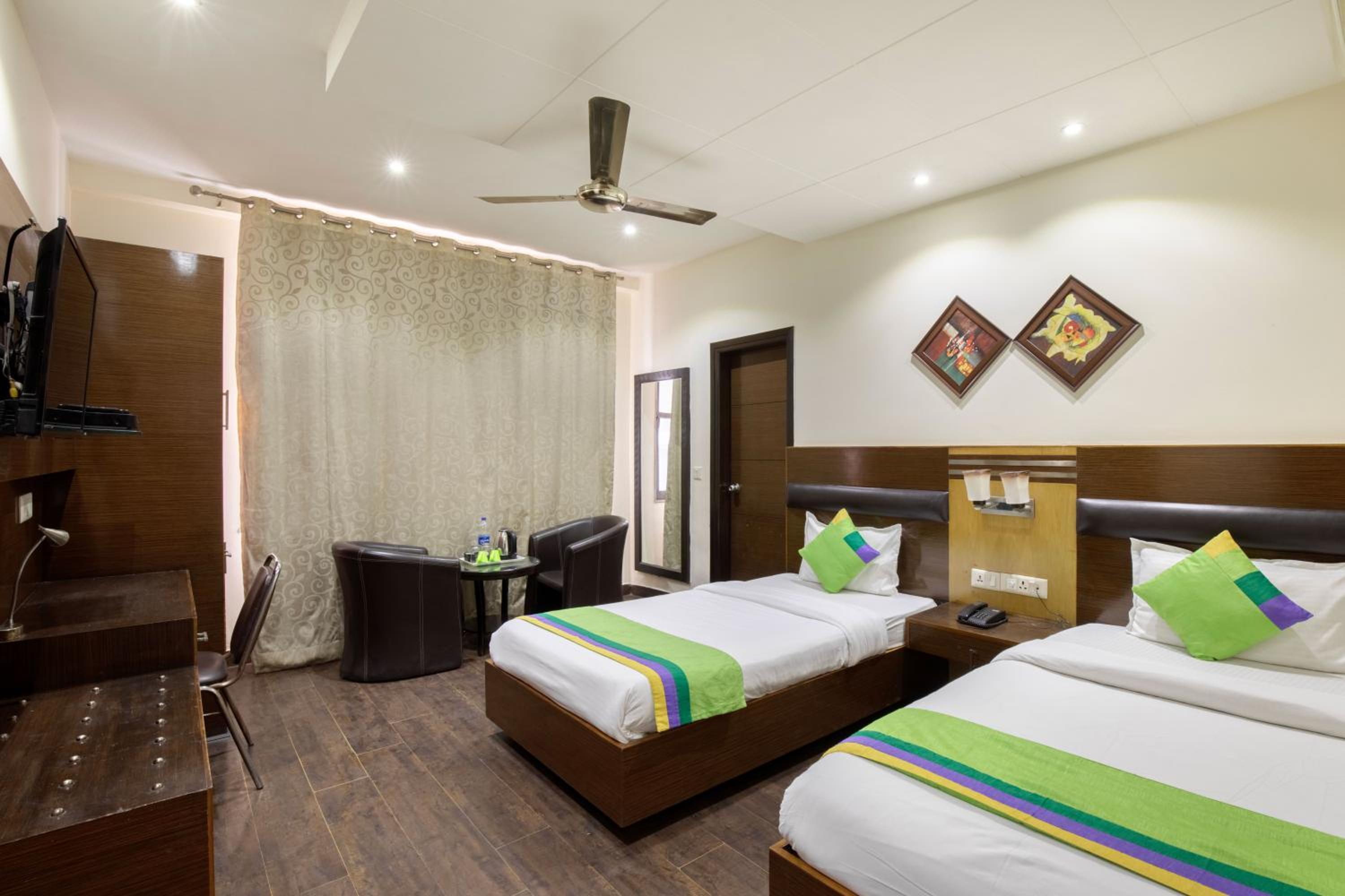 Standard Double or Twin Room photo 3