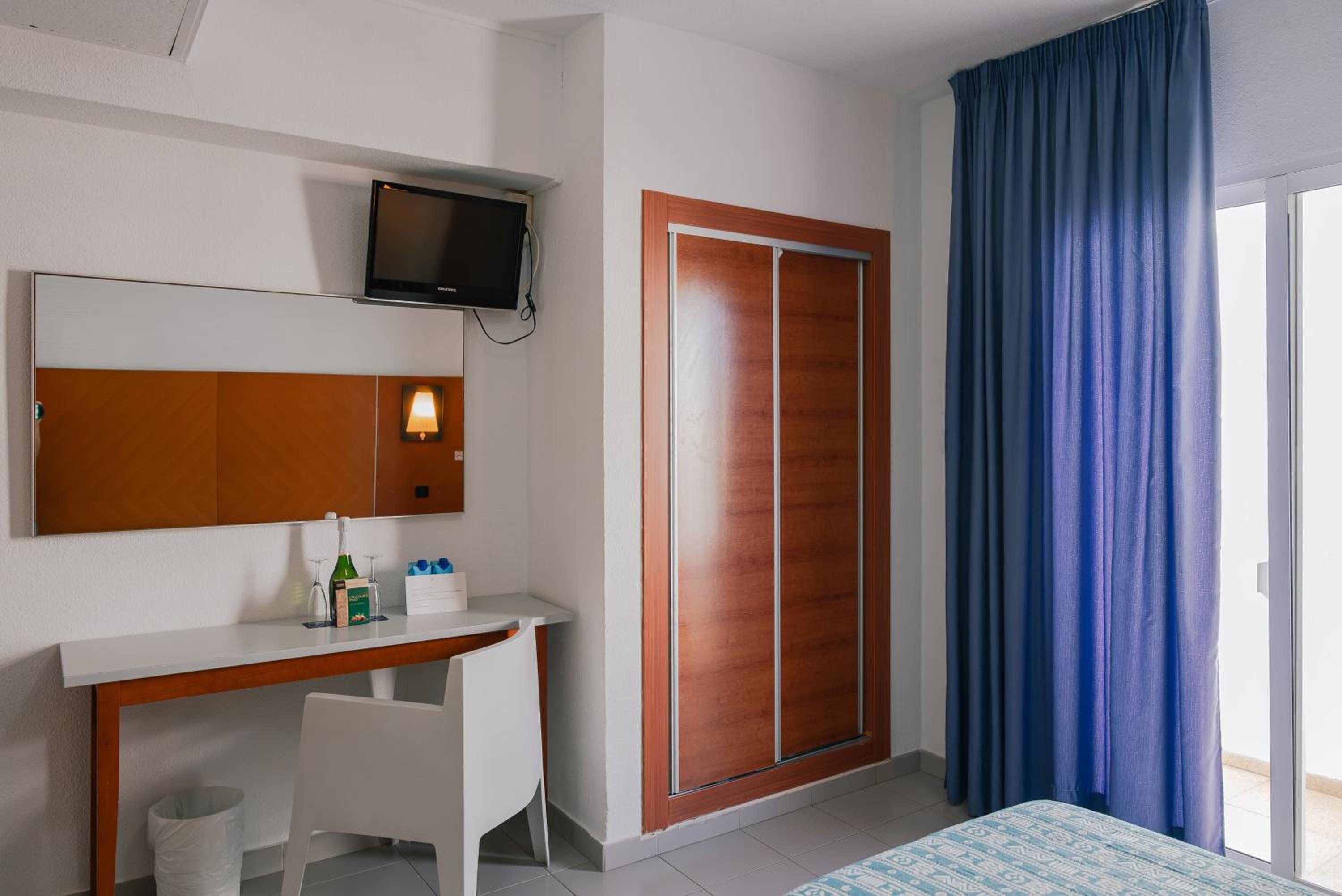 Budget Double or Twin Room (1) - Photo 4