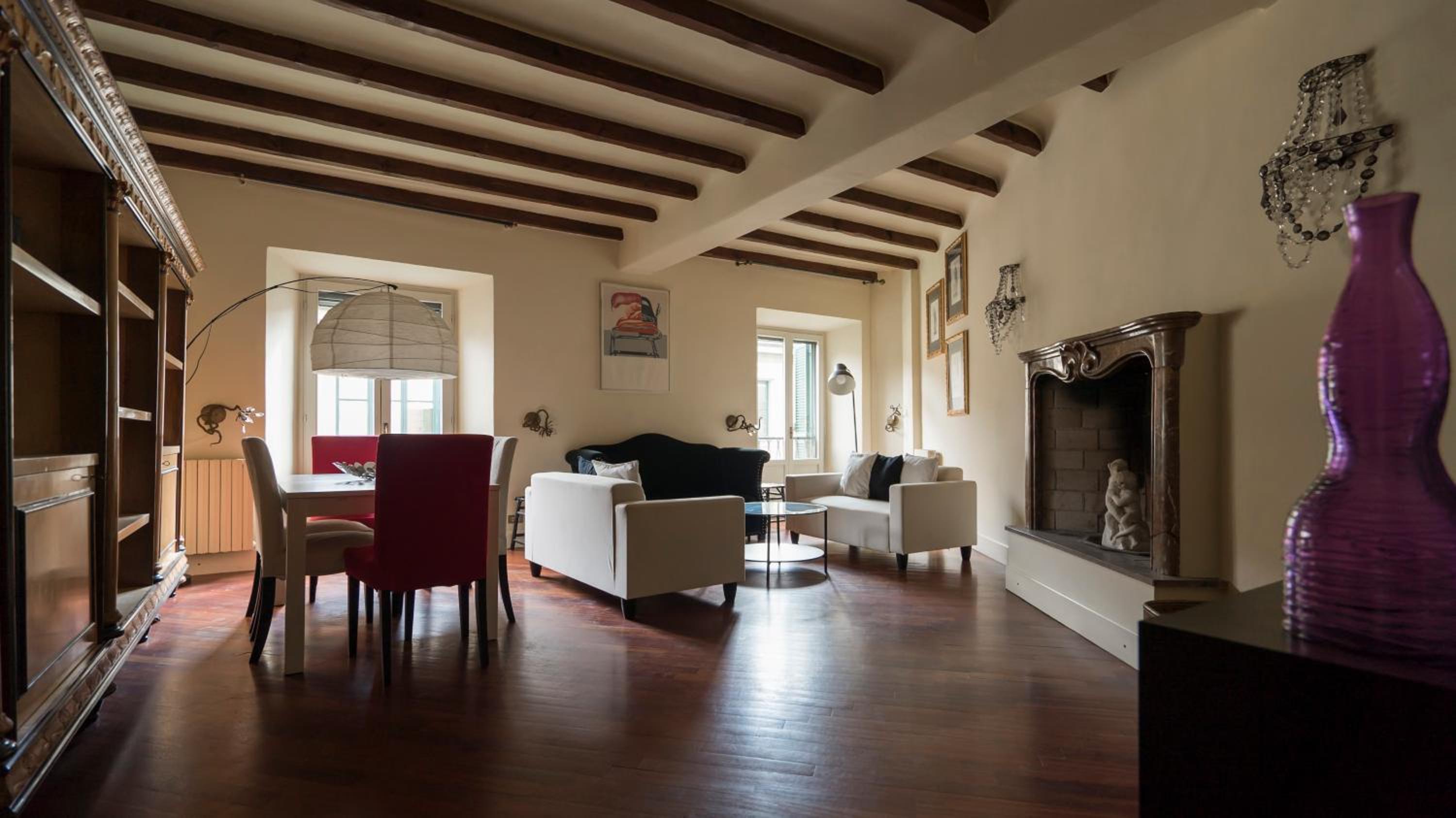 Deluxe Apartment
