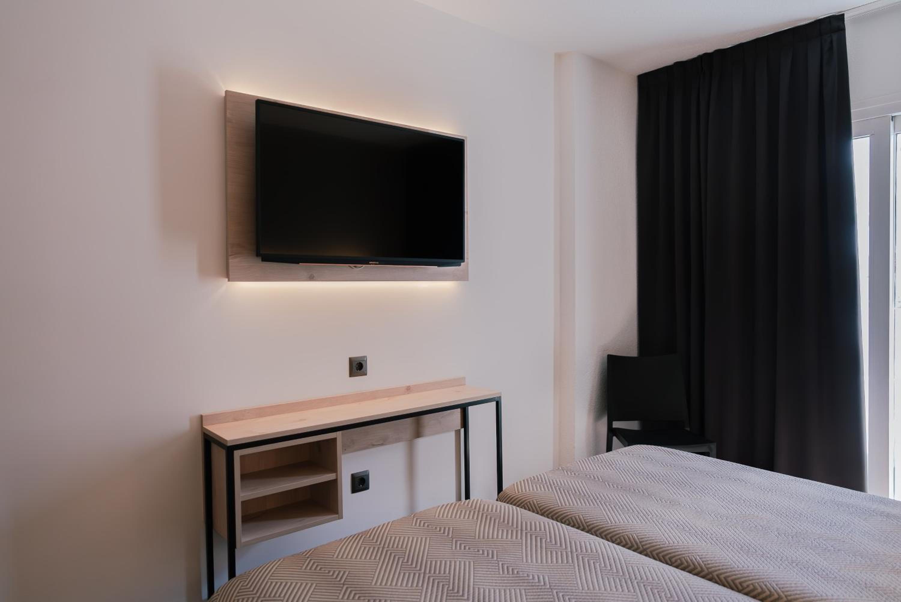 Double Room (2) - Photo 3