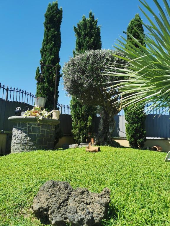 Deluxe Two-Bedroom Apartment with Garden View photo 3