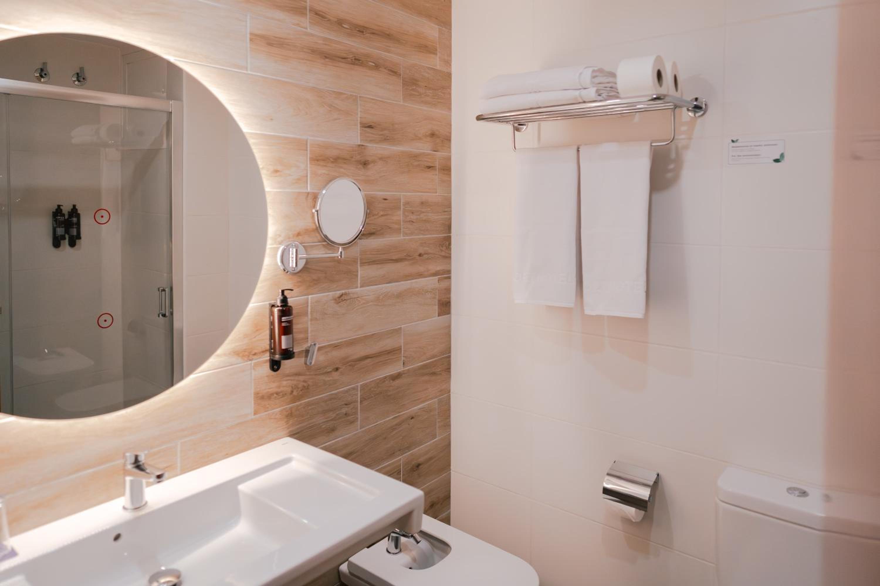 Budget Triple Room (3) thumbnail 6