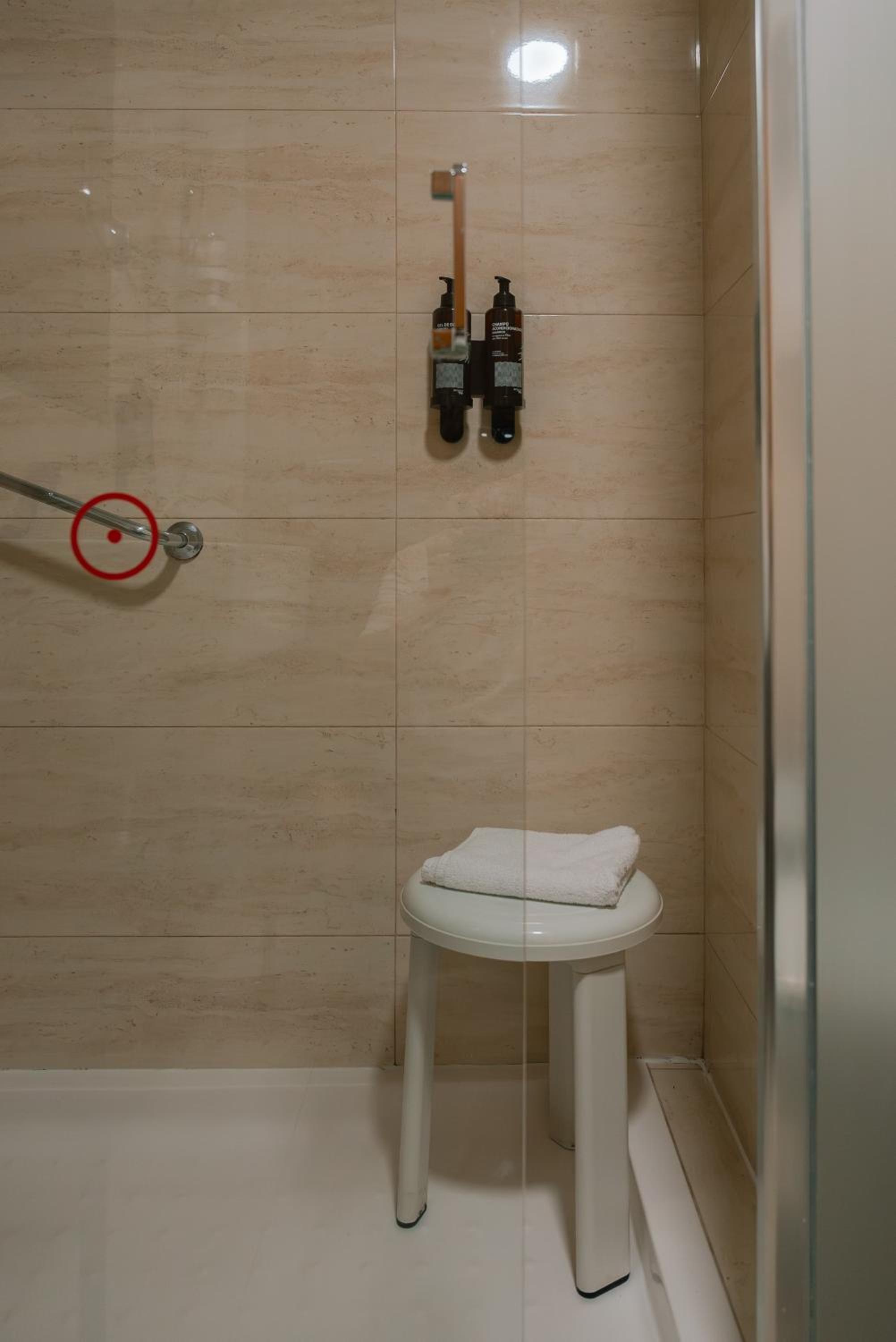 Family Room (2+2) - Photo 8