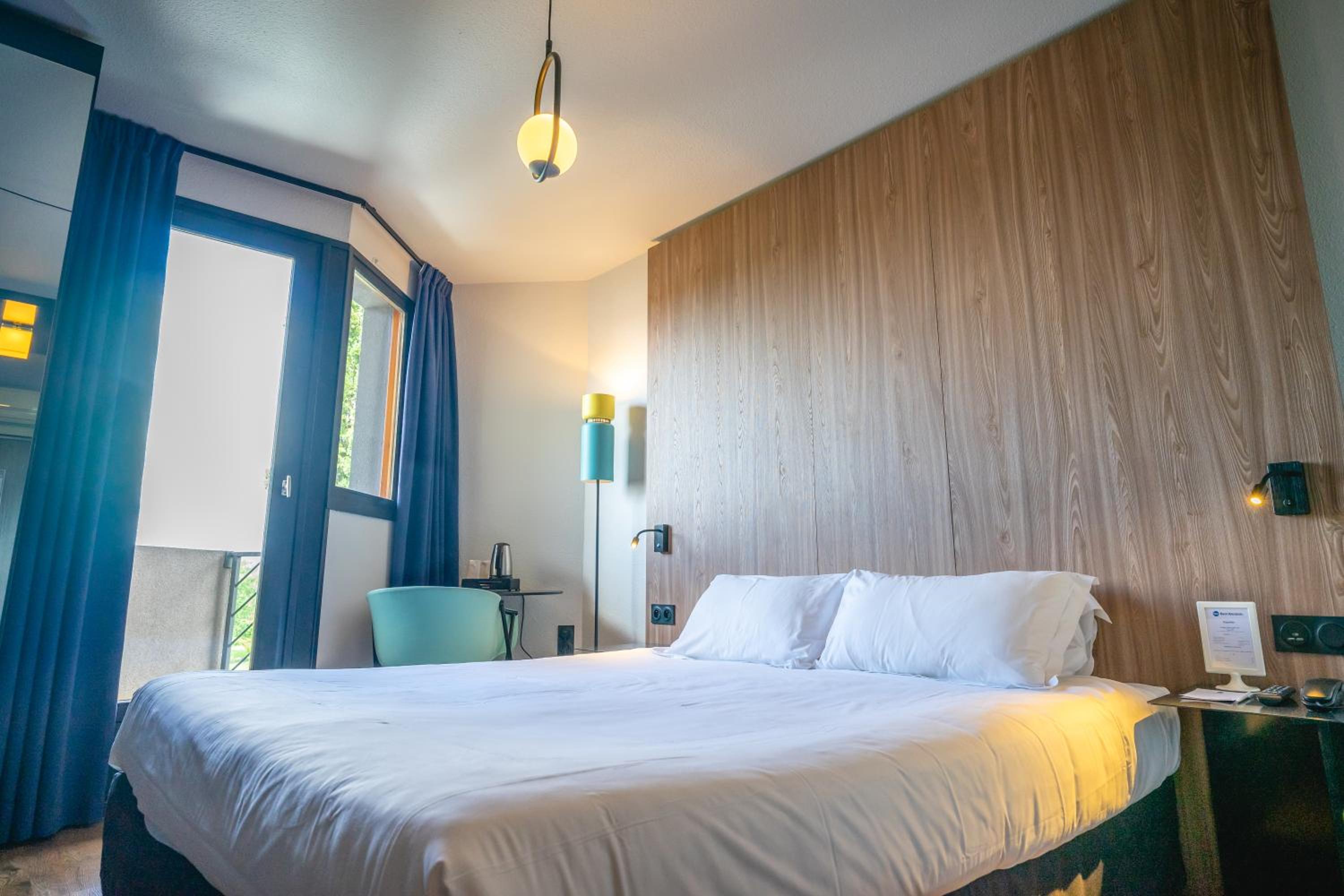 Executive Queen Room - Photo 8