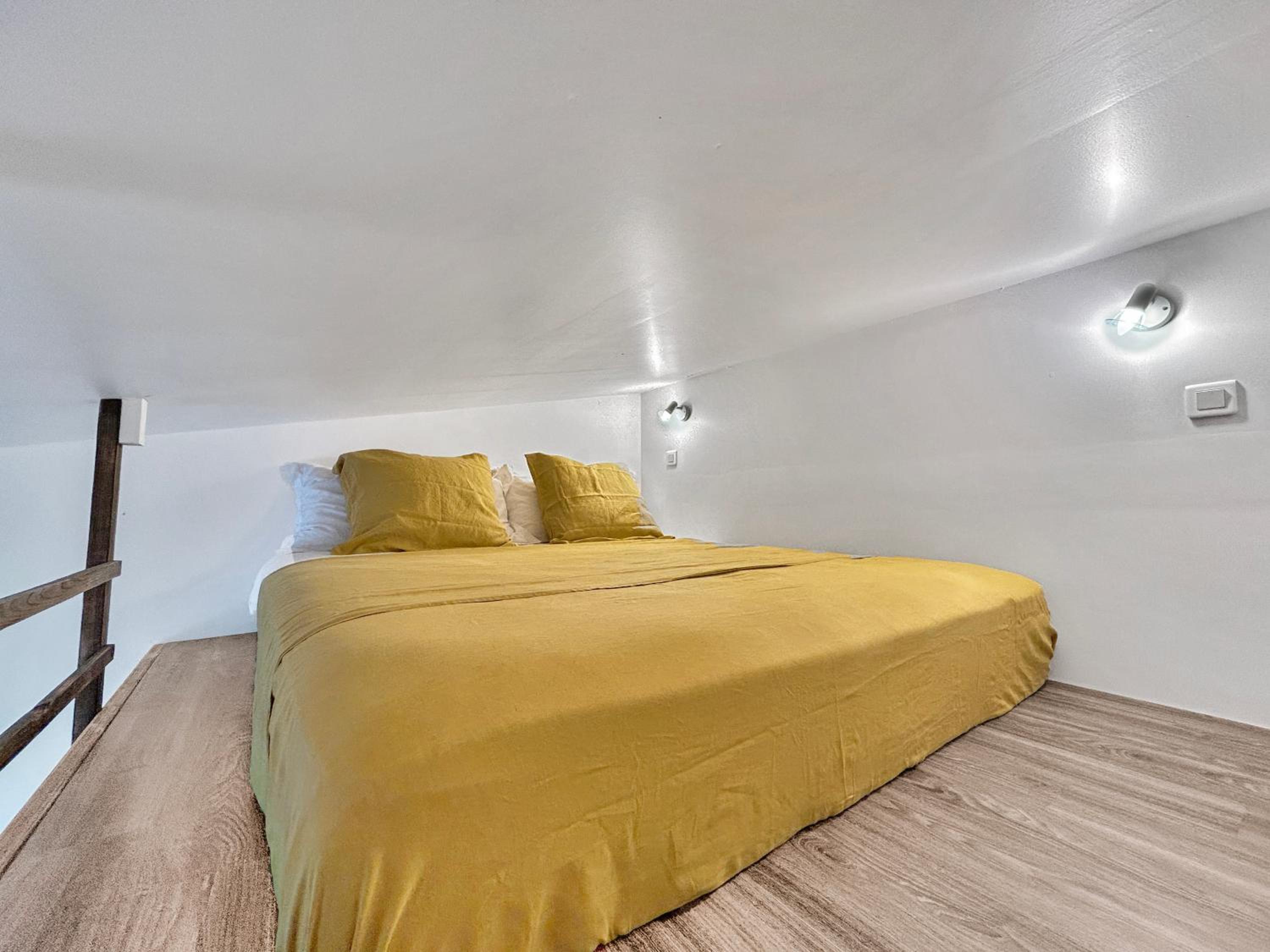 Double Room with Private External Bathroom photo 2