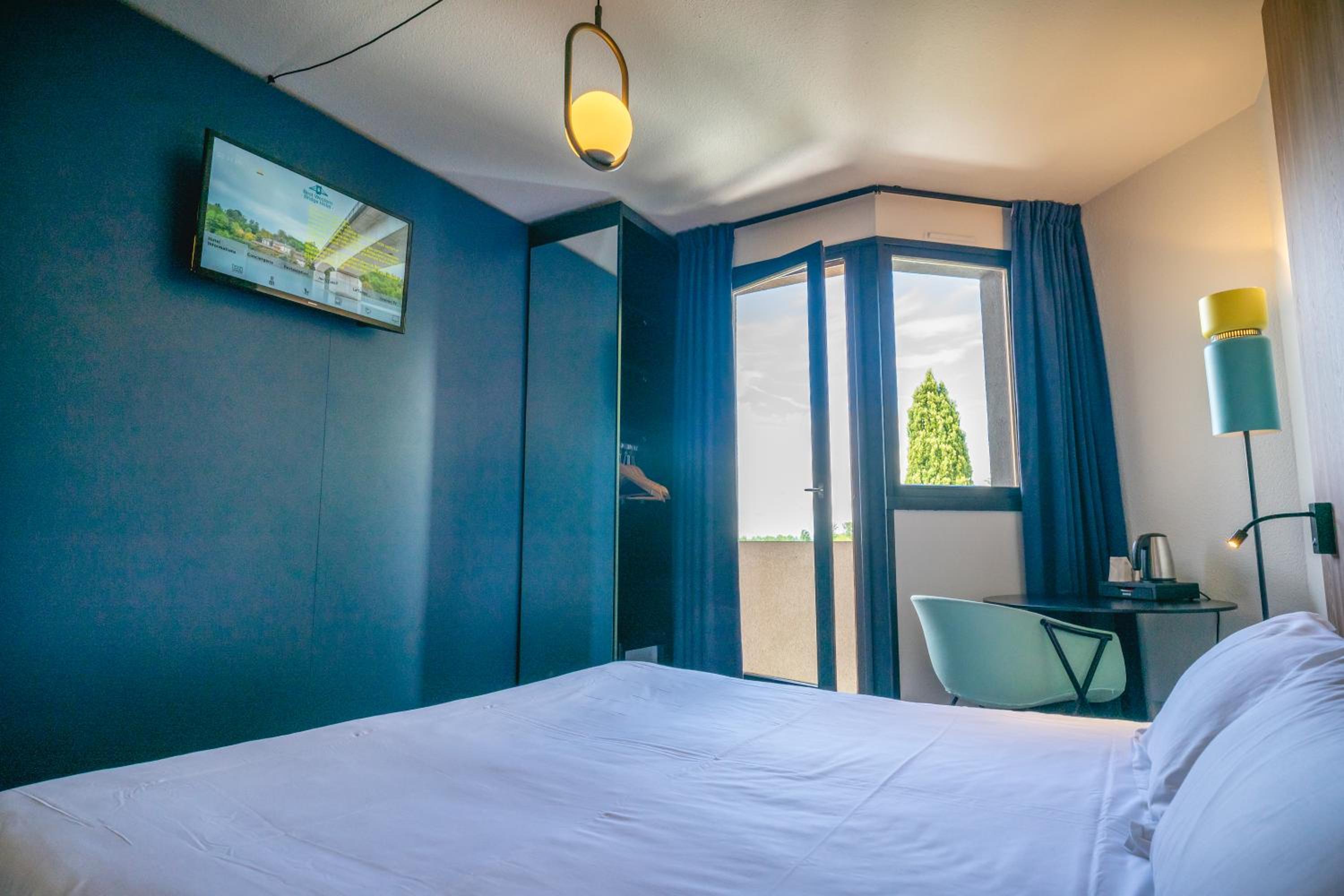 Executive Queen Room - Photo 9