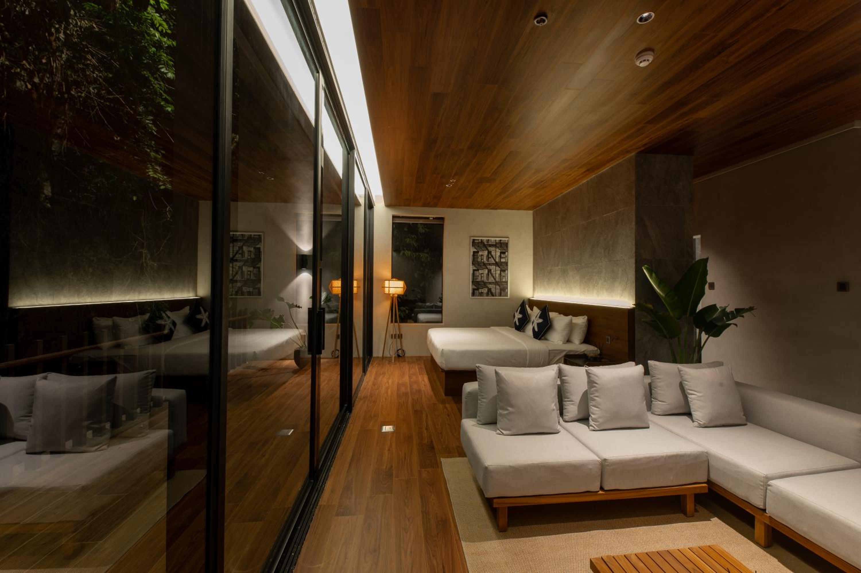 Premier Studio with Balcony photo 3