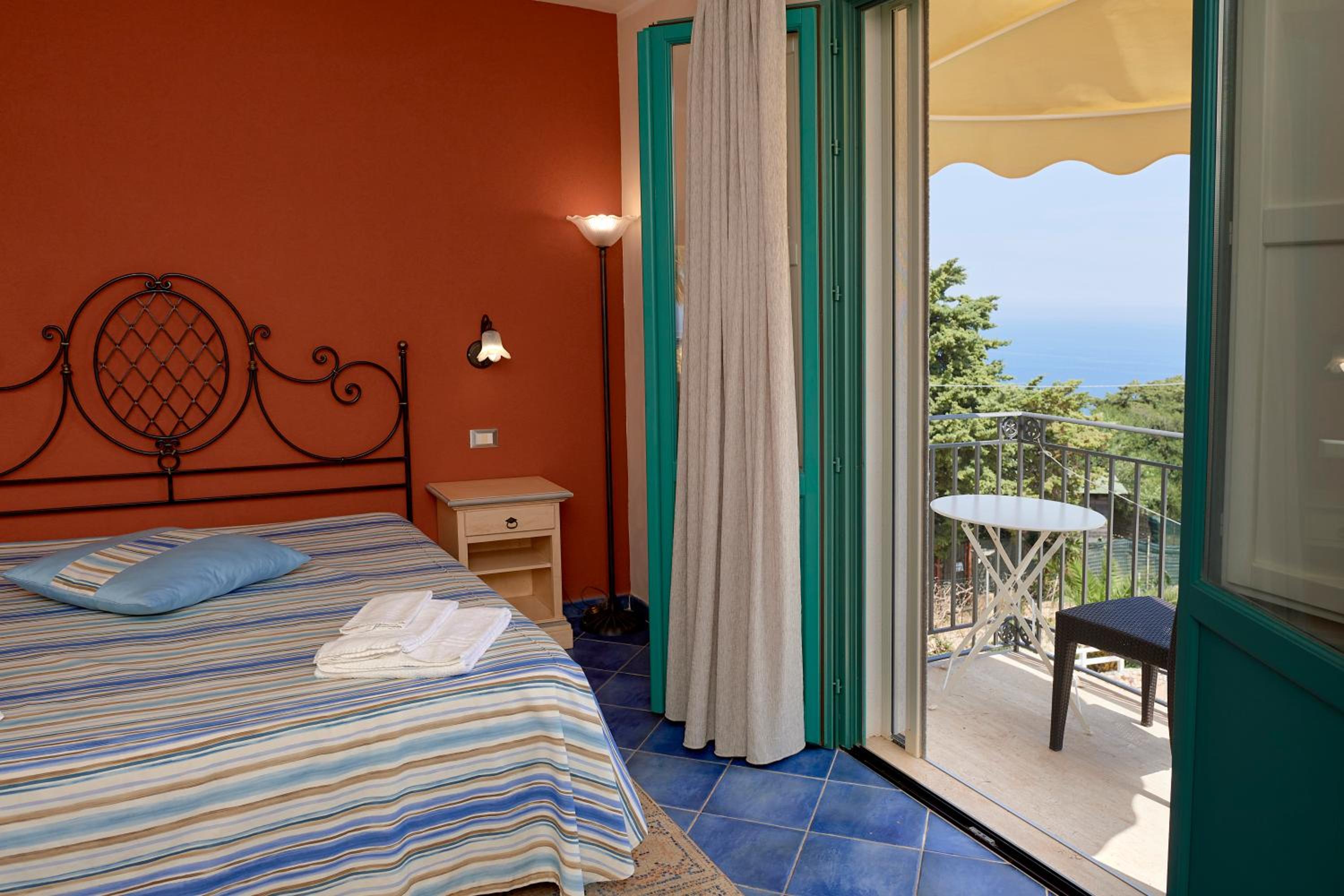 Superior Double Room - Photo 1