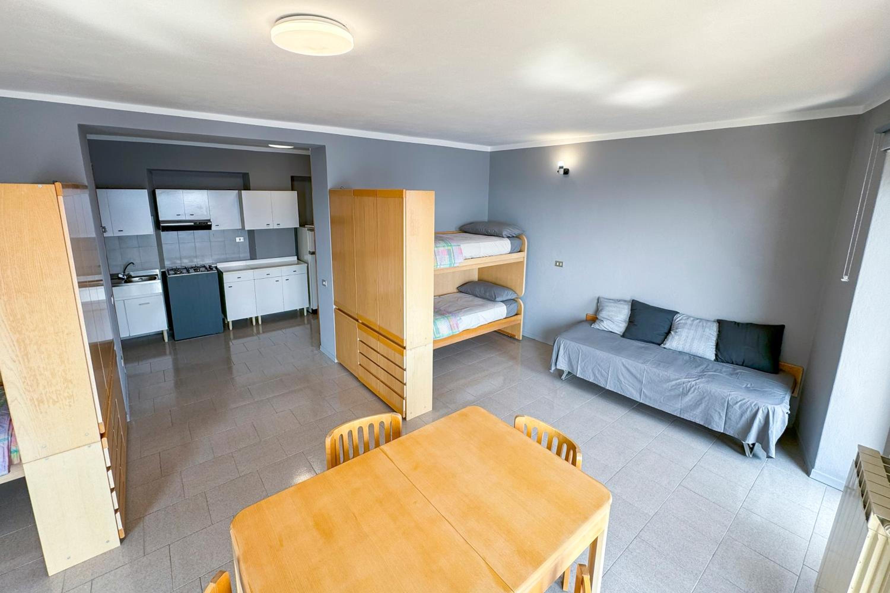 One-Bedroom Apartment photo 3