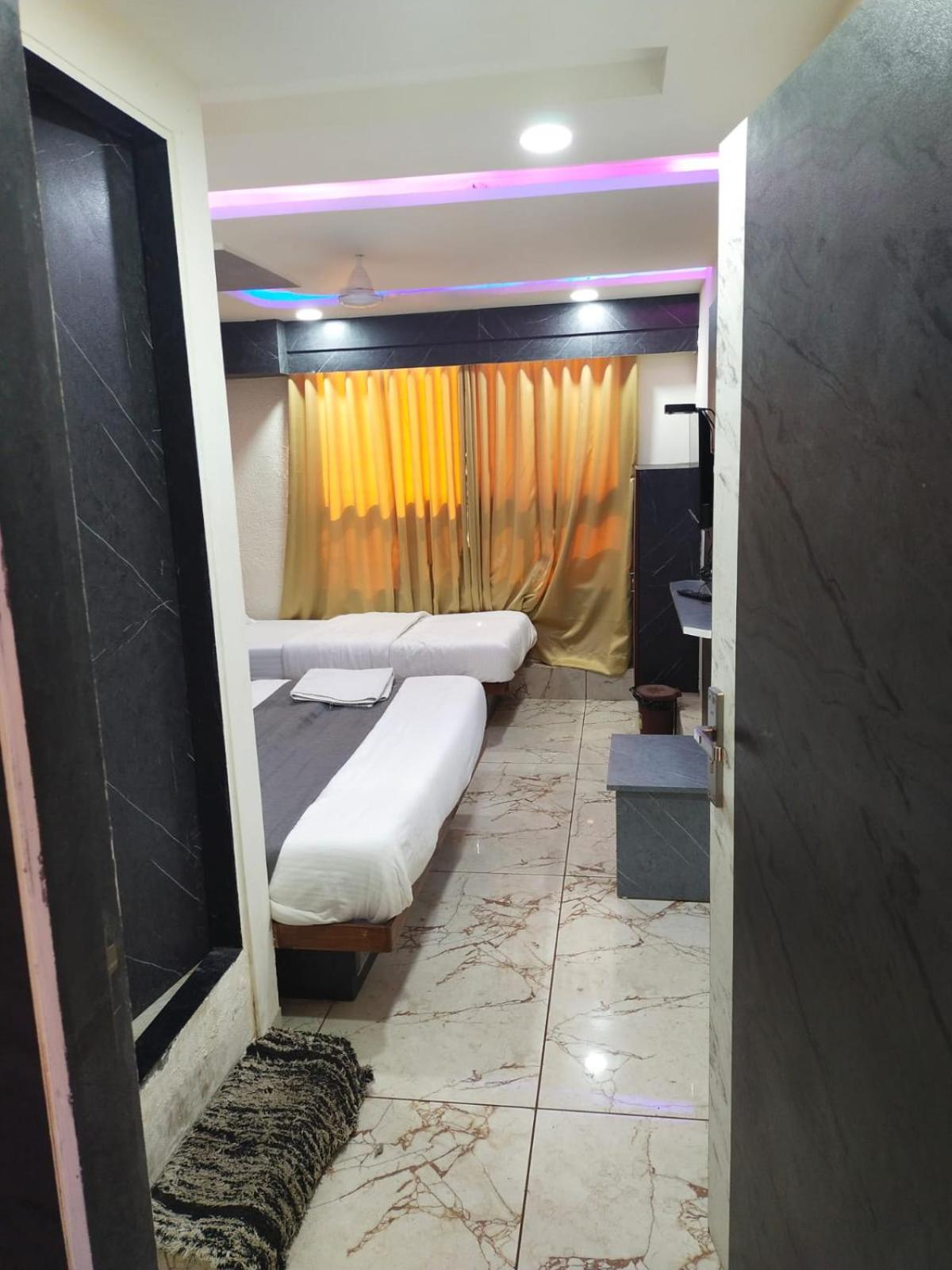 Deluxe Triple Room - Photo 19