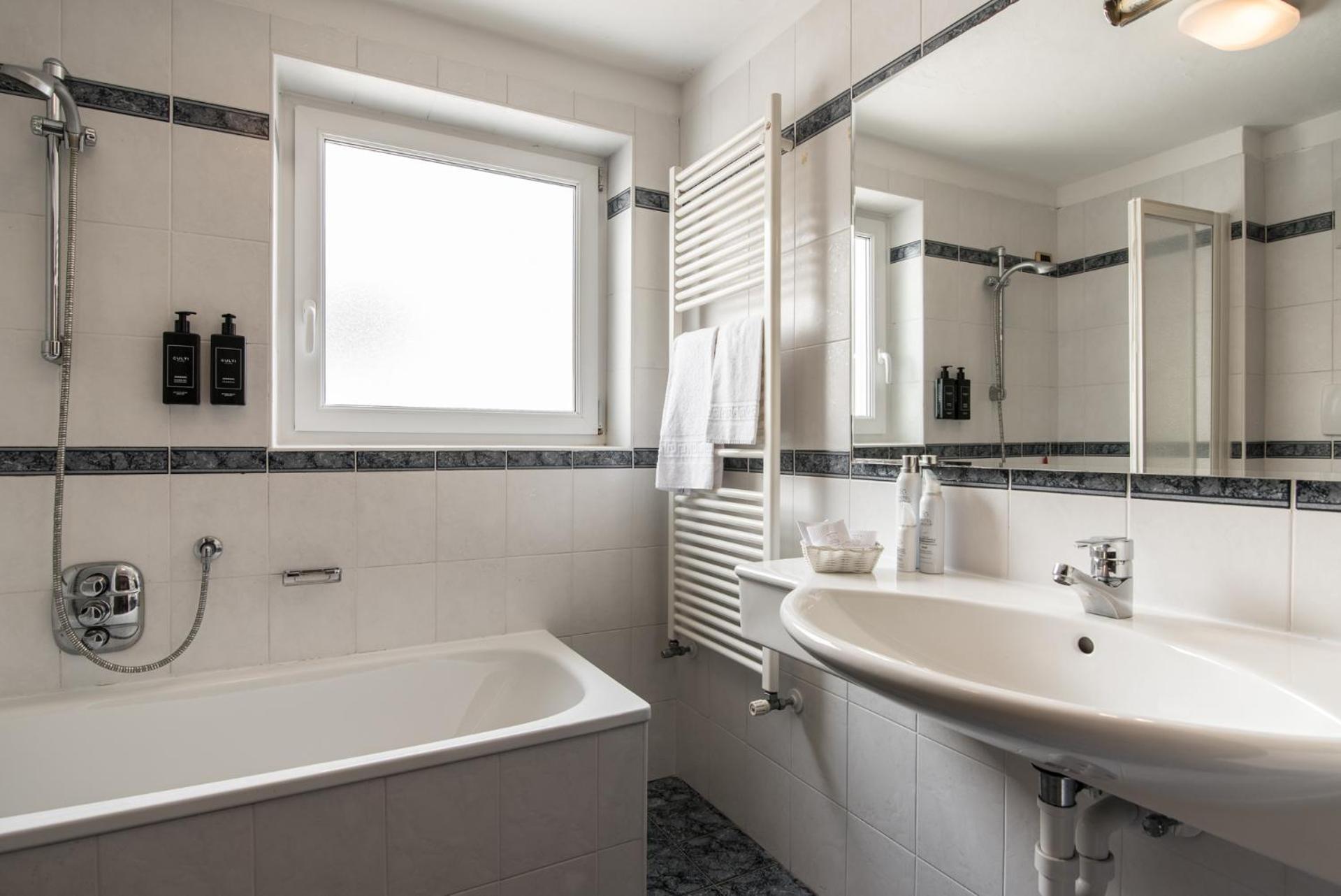 Single Room with Balcony photo 3
