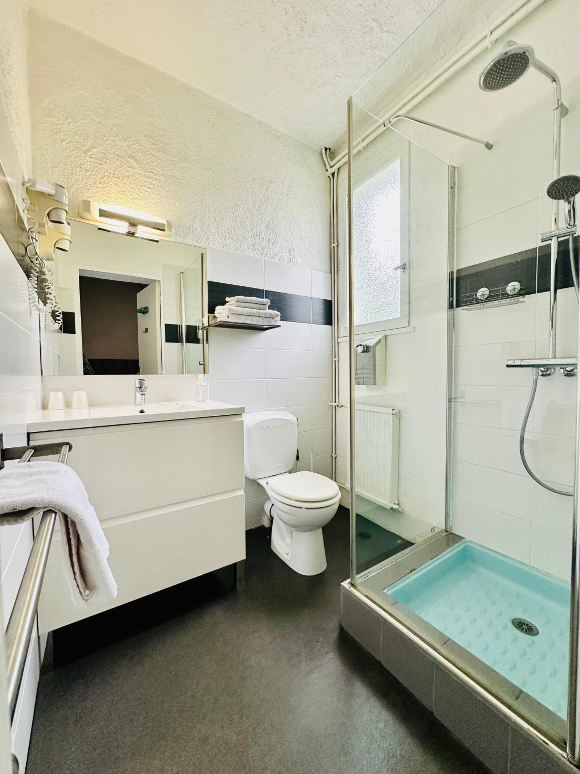 Economic Double Room - Photo 2