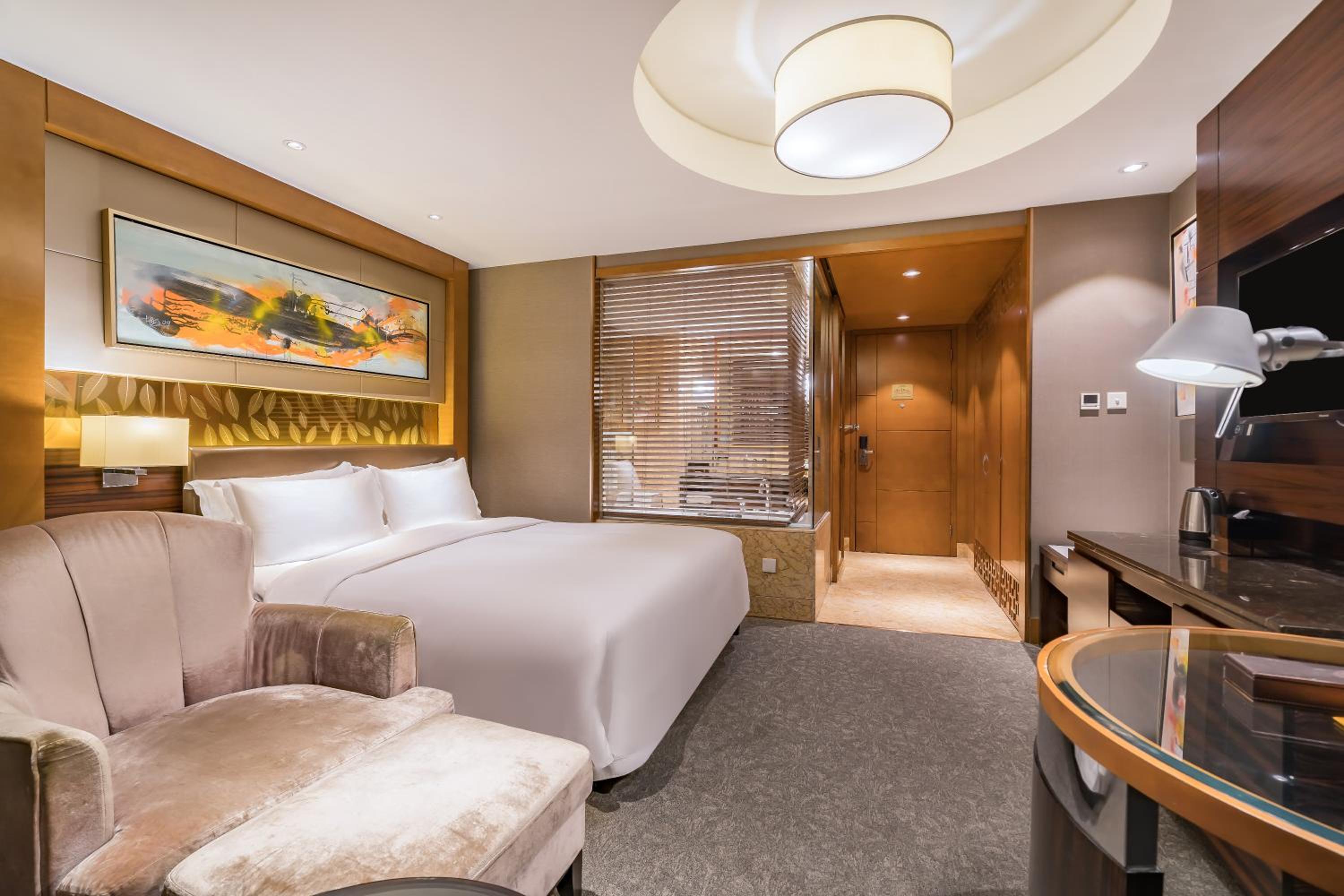 Deluxe Room - Photo 1