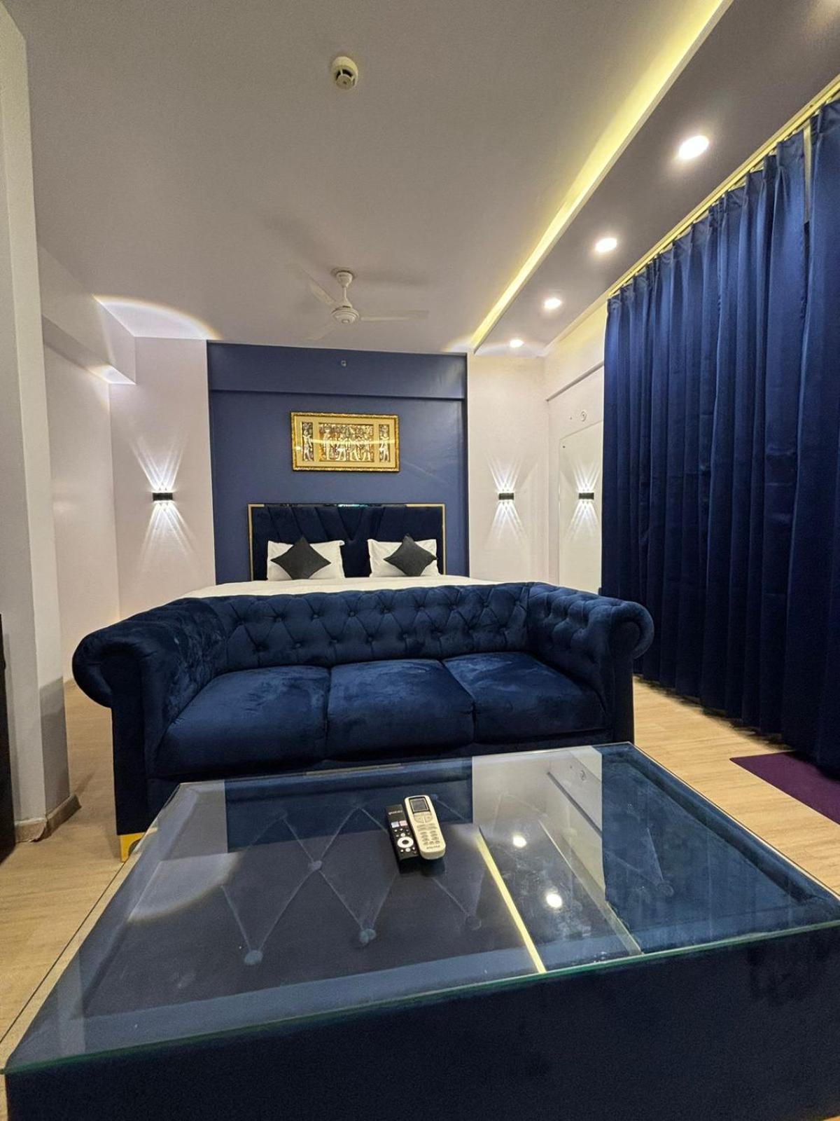 King Suite With Balcony photo 3