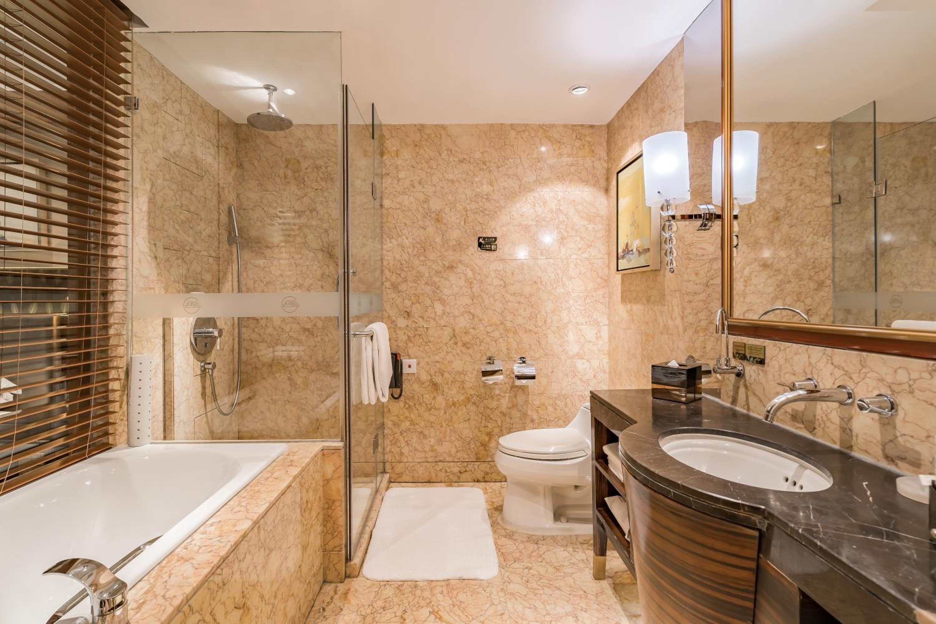 Executive King Room - Photo 2