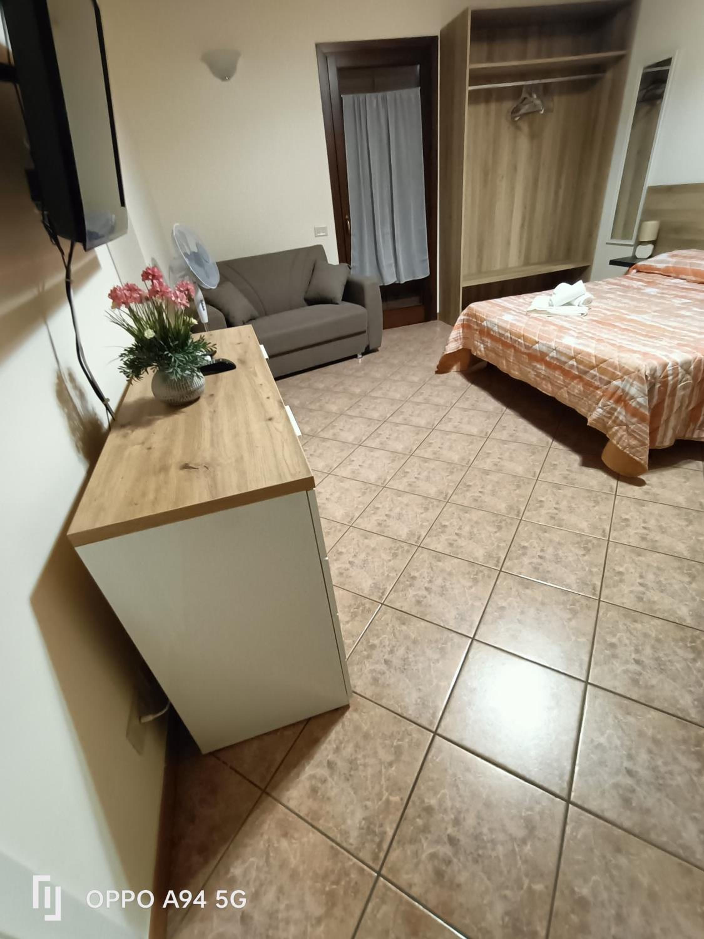 One-Bedroom Apartment photo 2