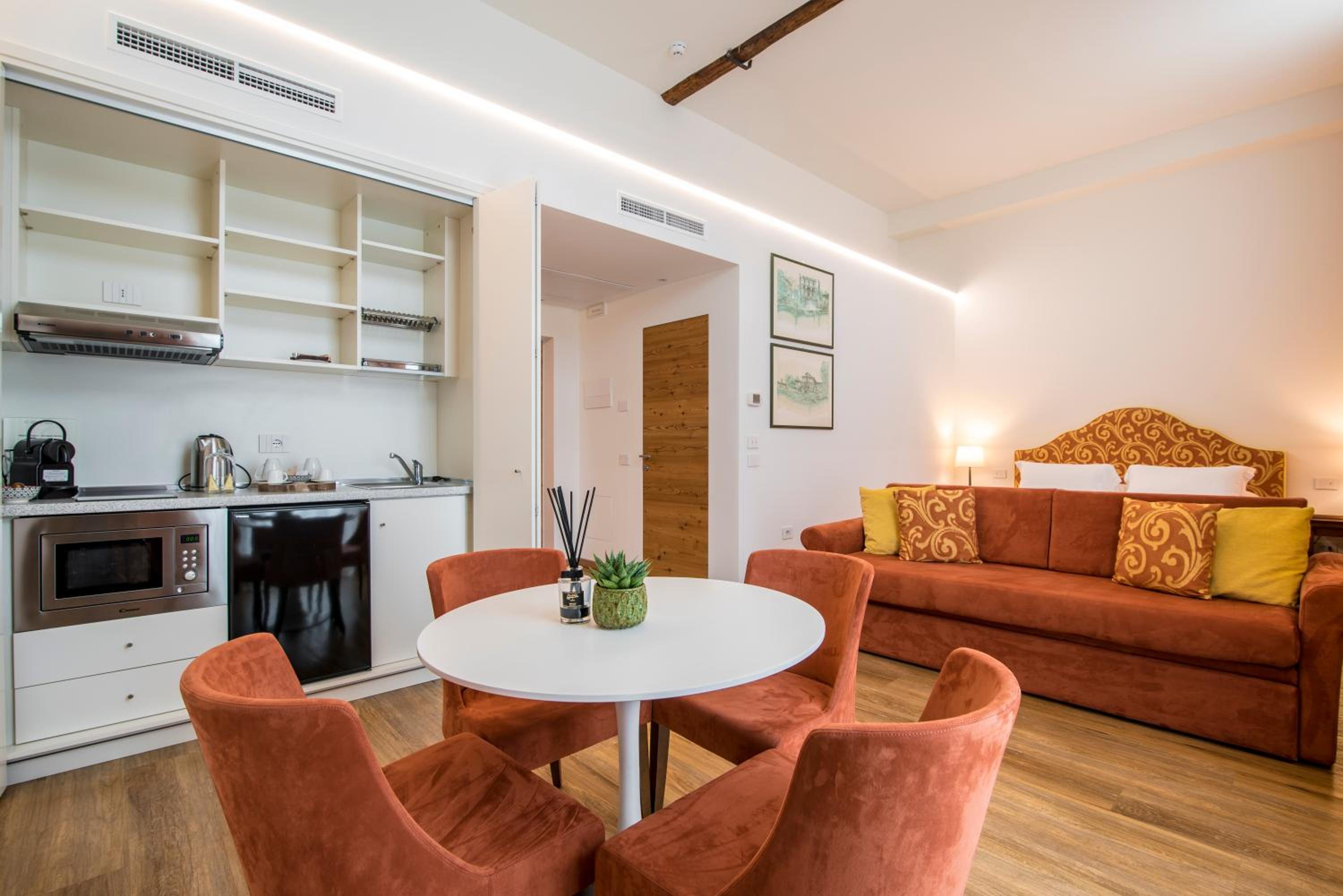 Suite with Garden View - Photo 2