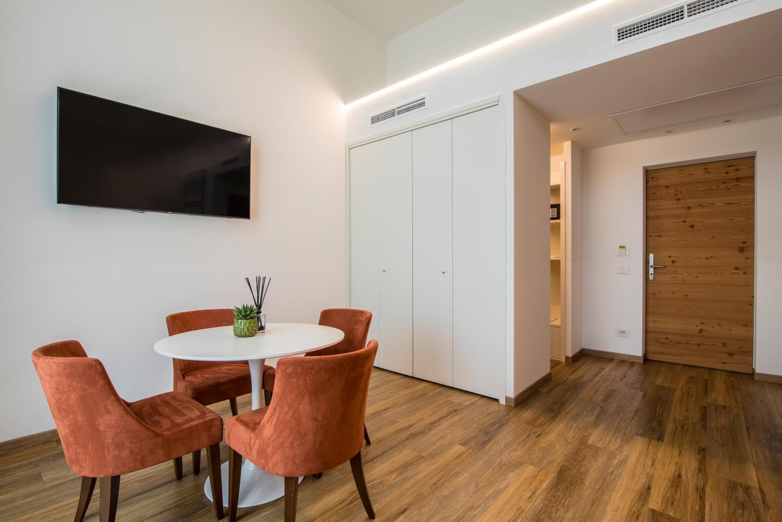 Suite with Garden View - Photo 7