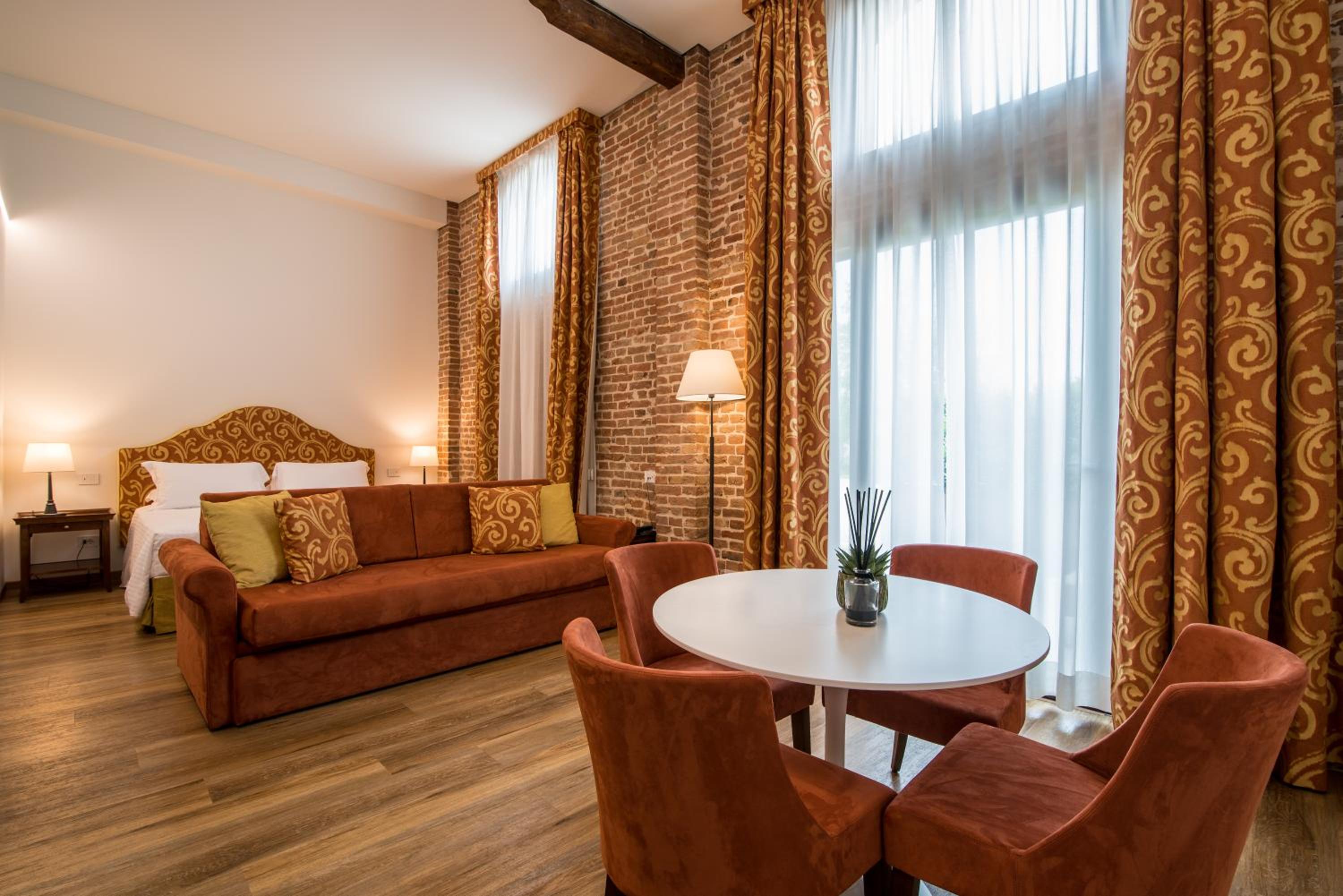 Suite with Garden View - Photo 1