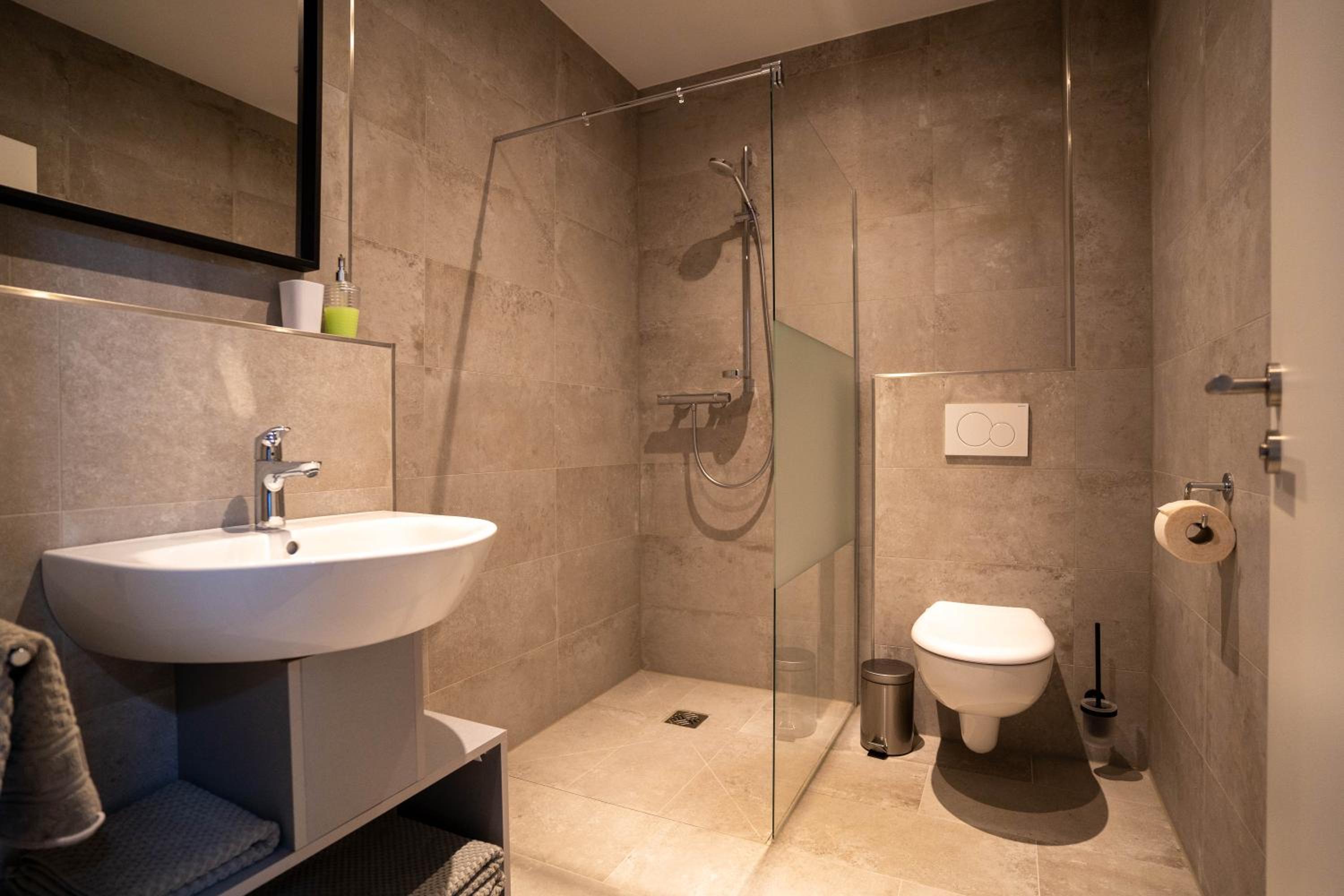Comfort Triple Room with Shower photo 3