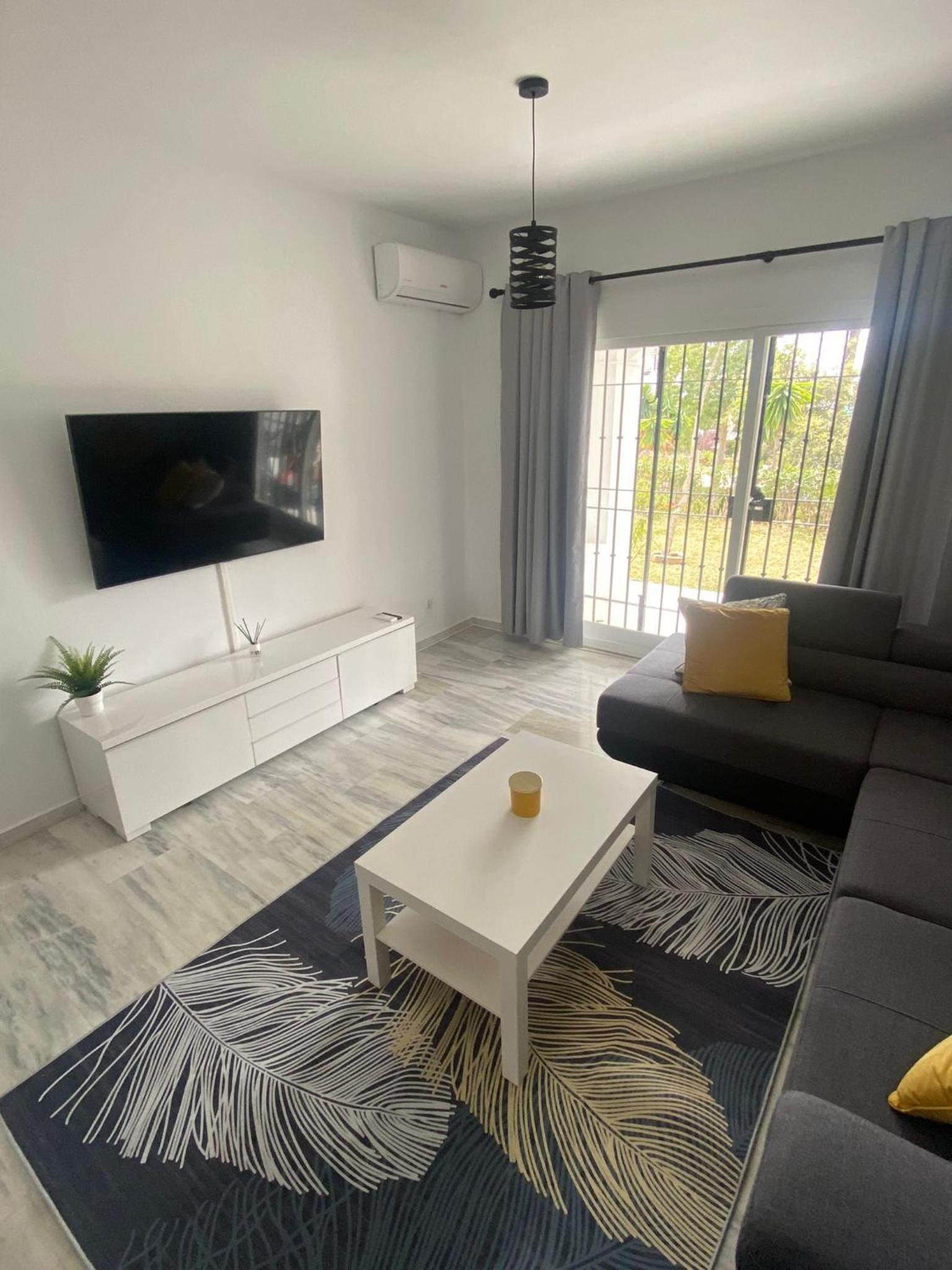 Apartamento de dos habitaciones con balcón