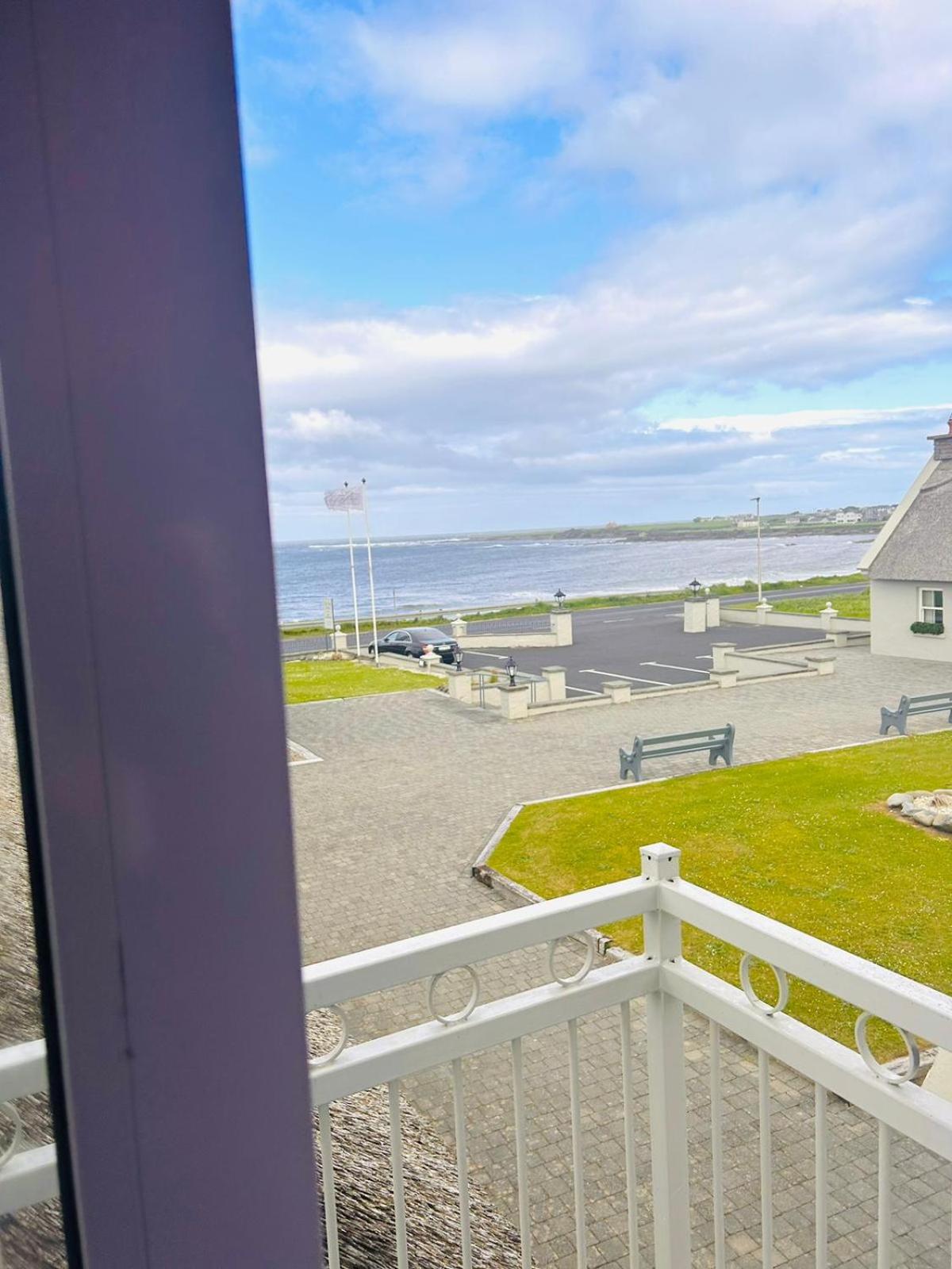 Deluxe Double Room with Balcony and Sea View - Photo 3