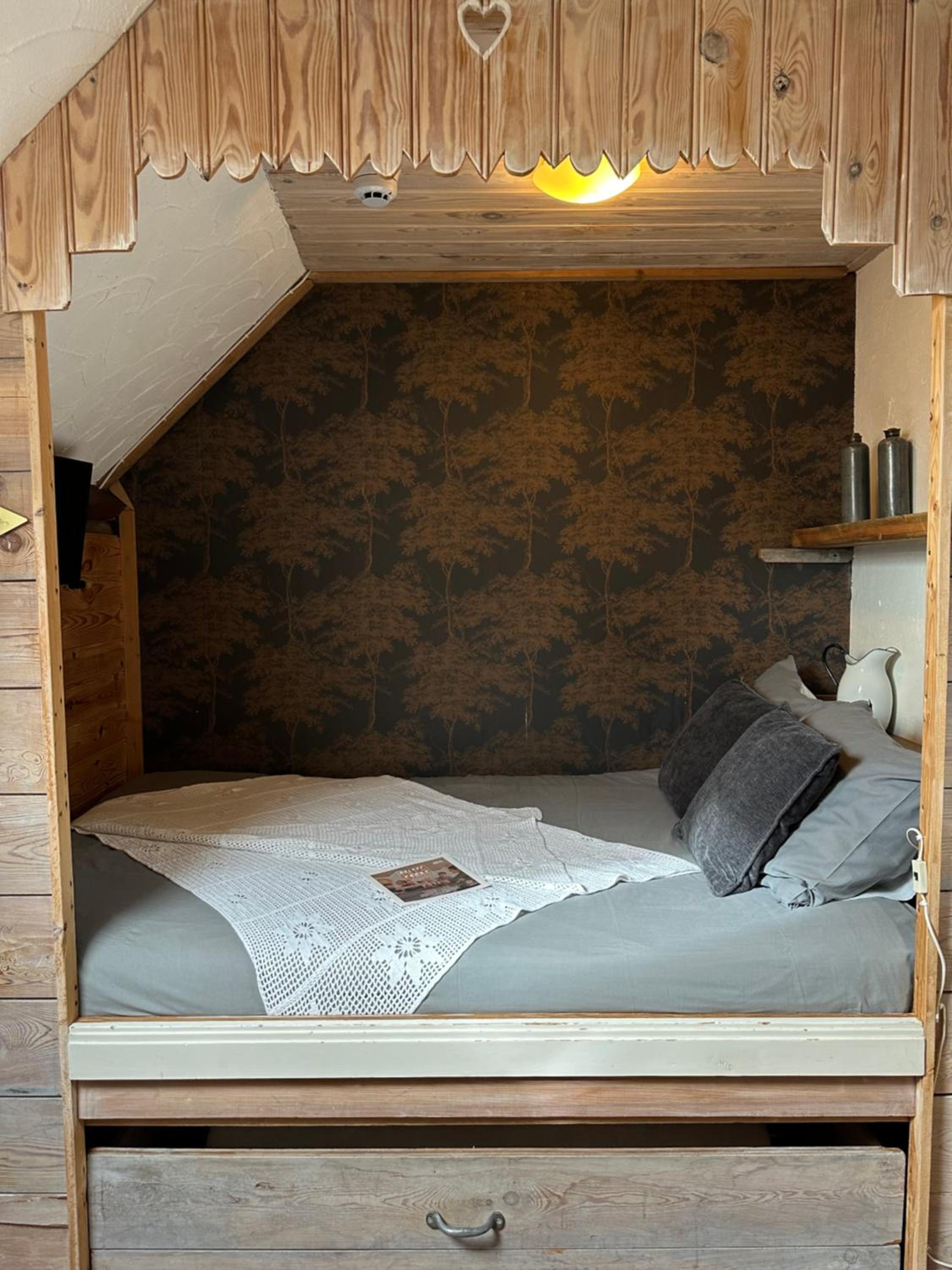 Double Room with Bathroom - Photo 1