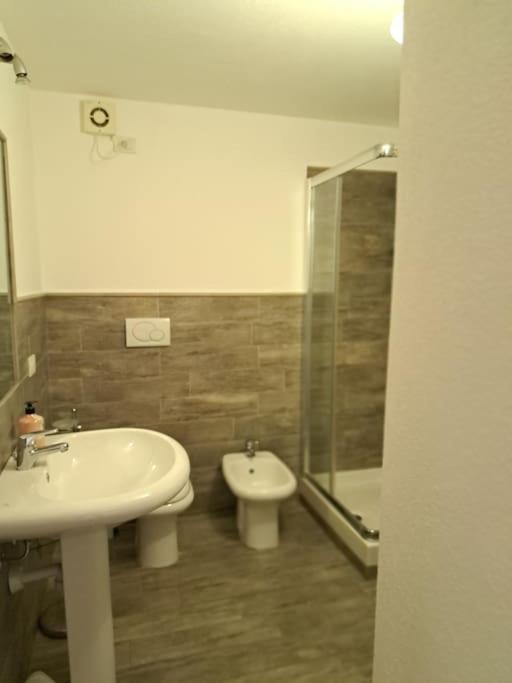 Three-Bedroom Apartment photo 2