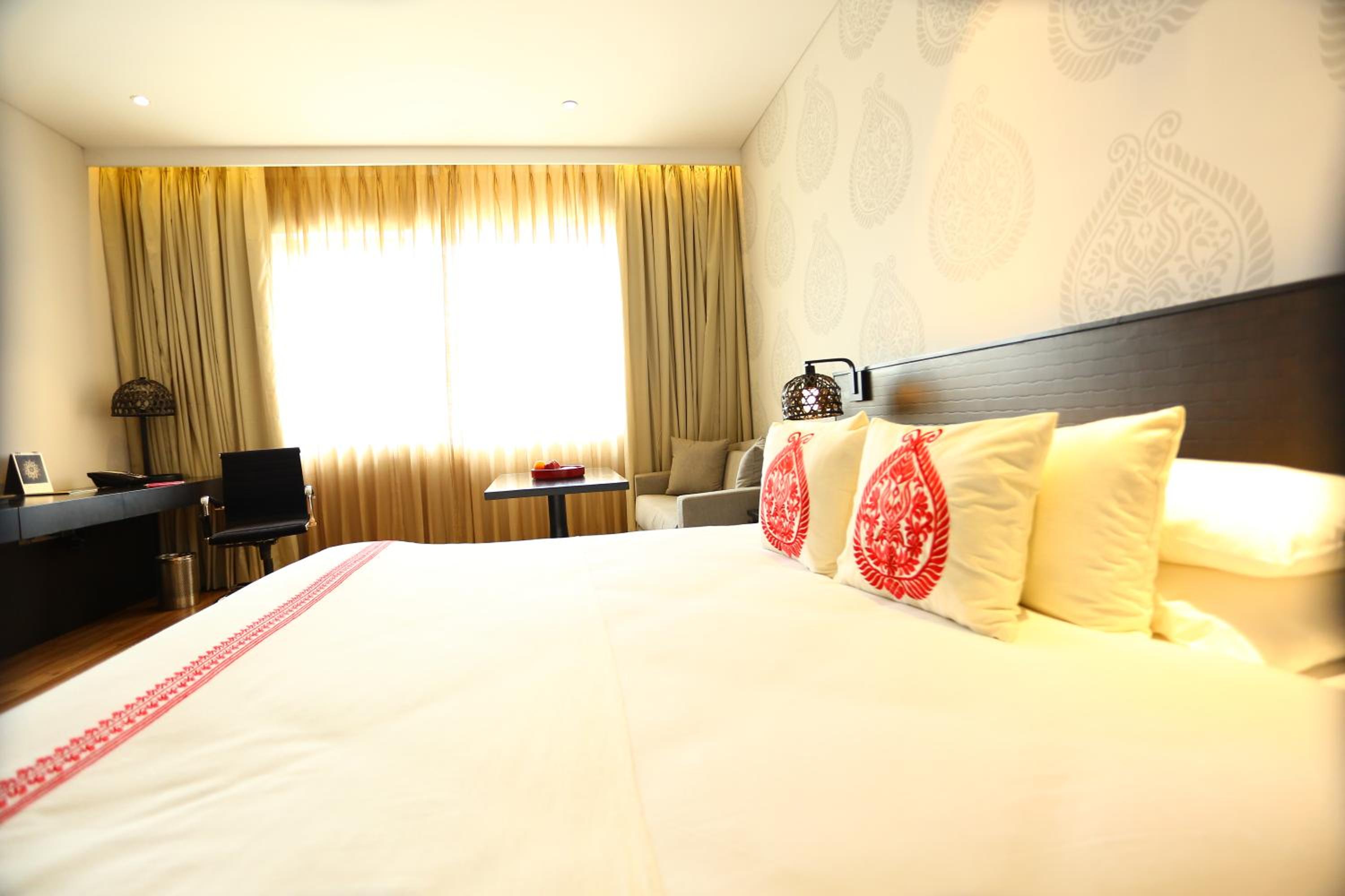 Superior Twin Room with City View