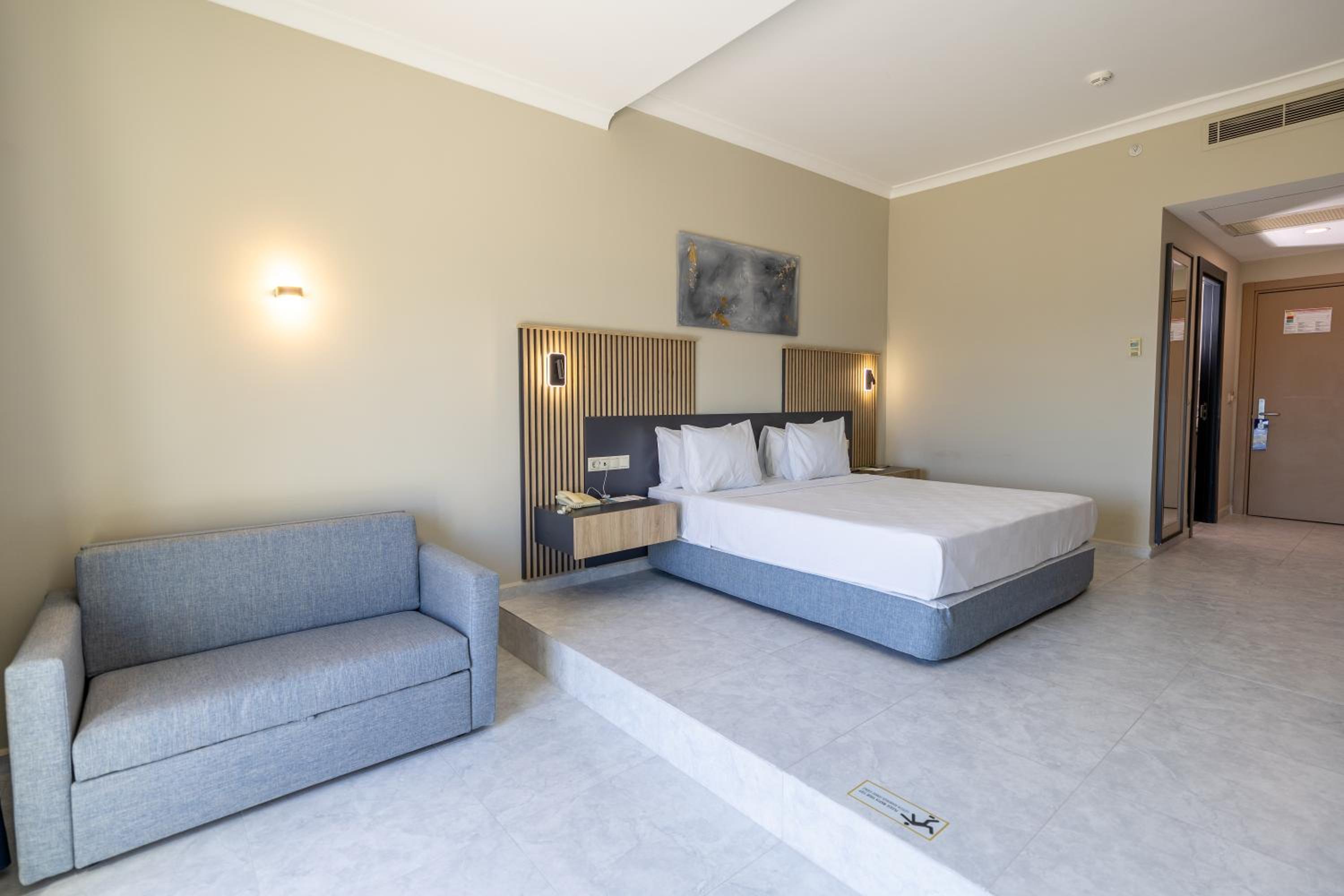 Standard Double Or Twin Room With Sea View - Photo 6