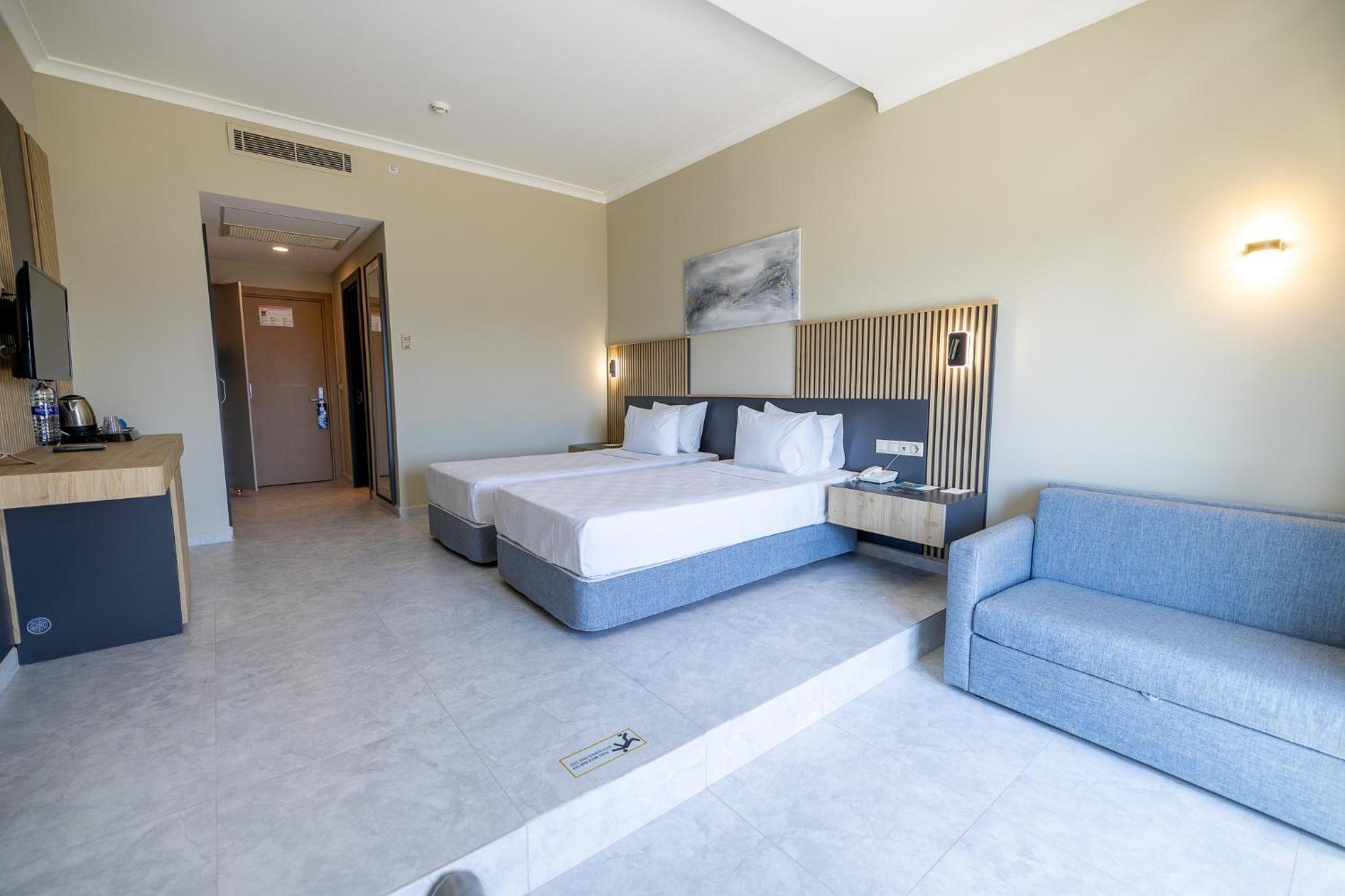 Standard Double Or Twin Room With Garden View - Photo 3