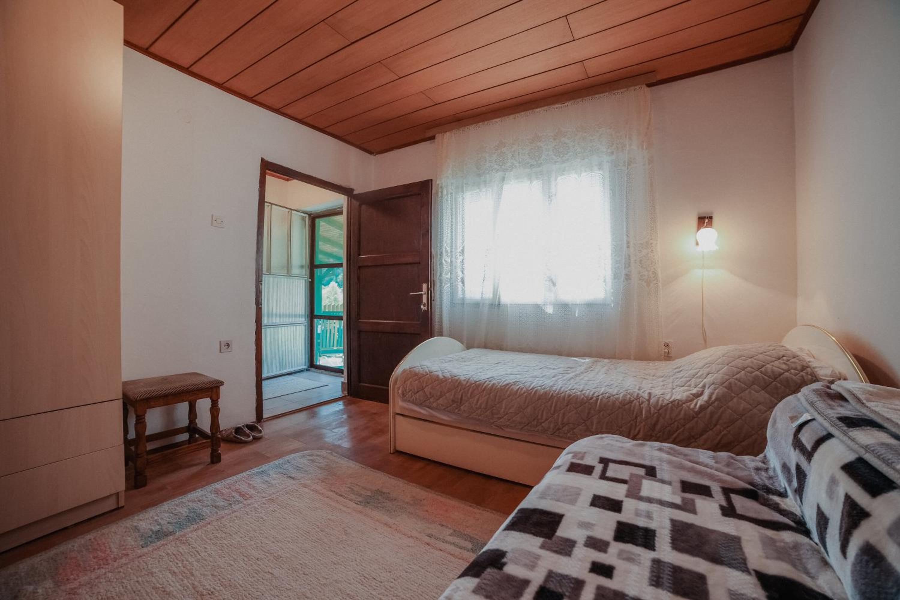 One-Bedroom House photo 1