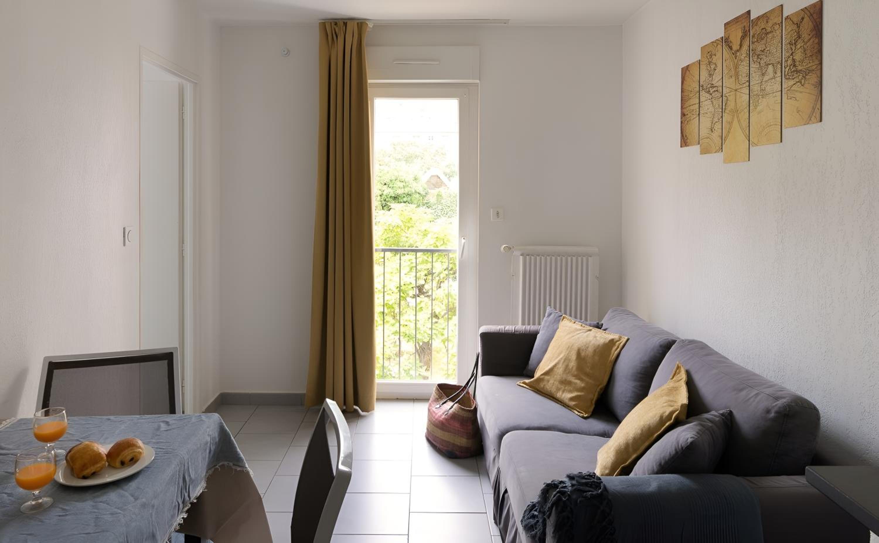One-Bedroom Apartment with Air Conditioning photo 3