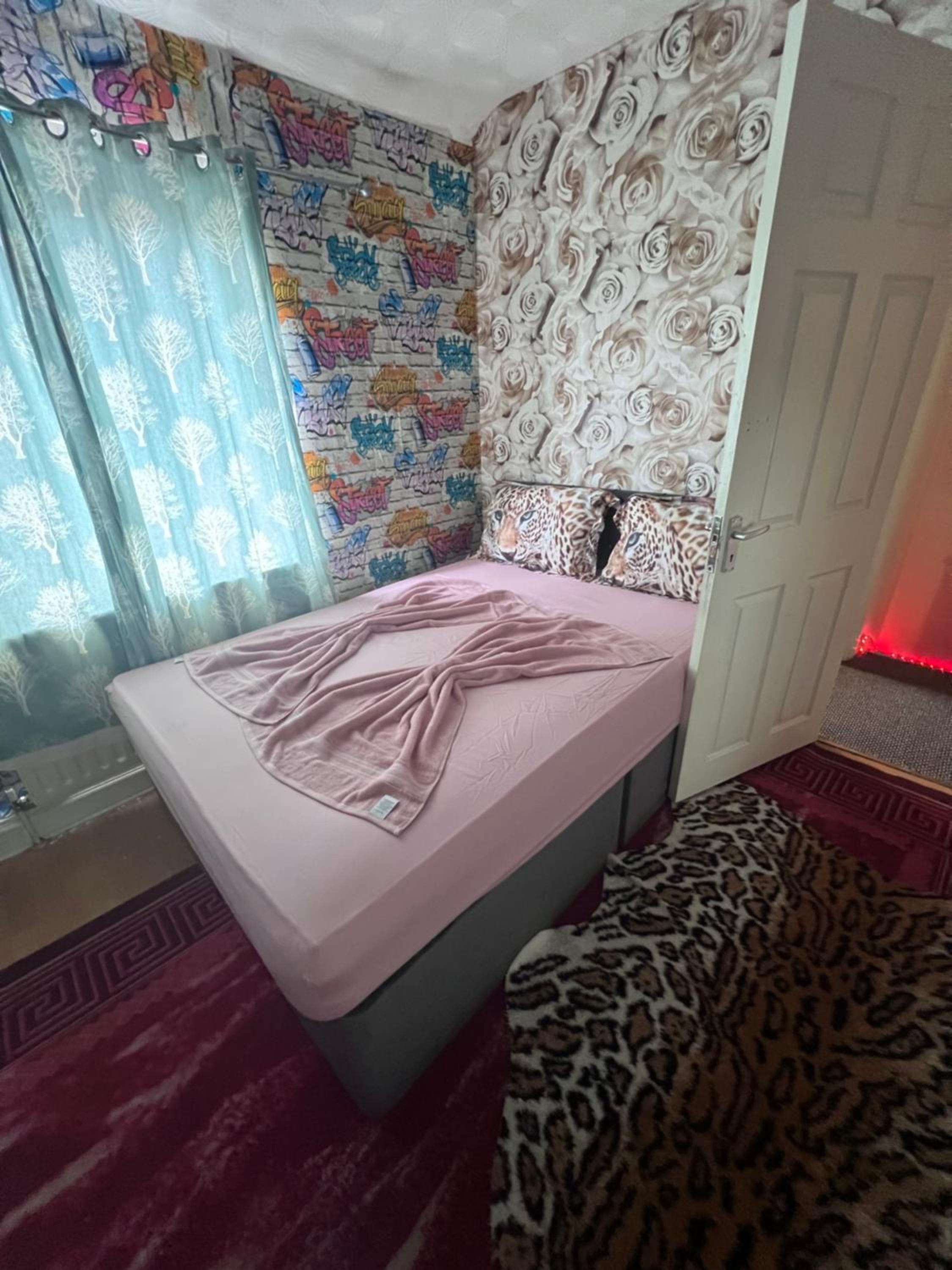 Two-Bedroom House photo 2