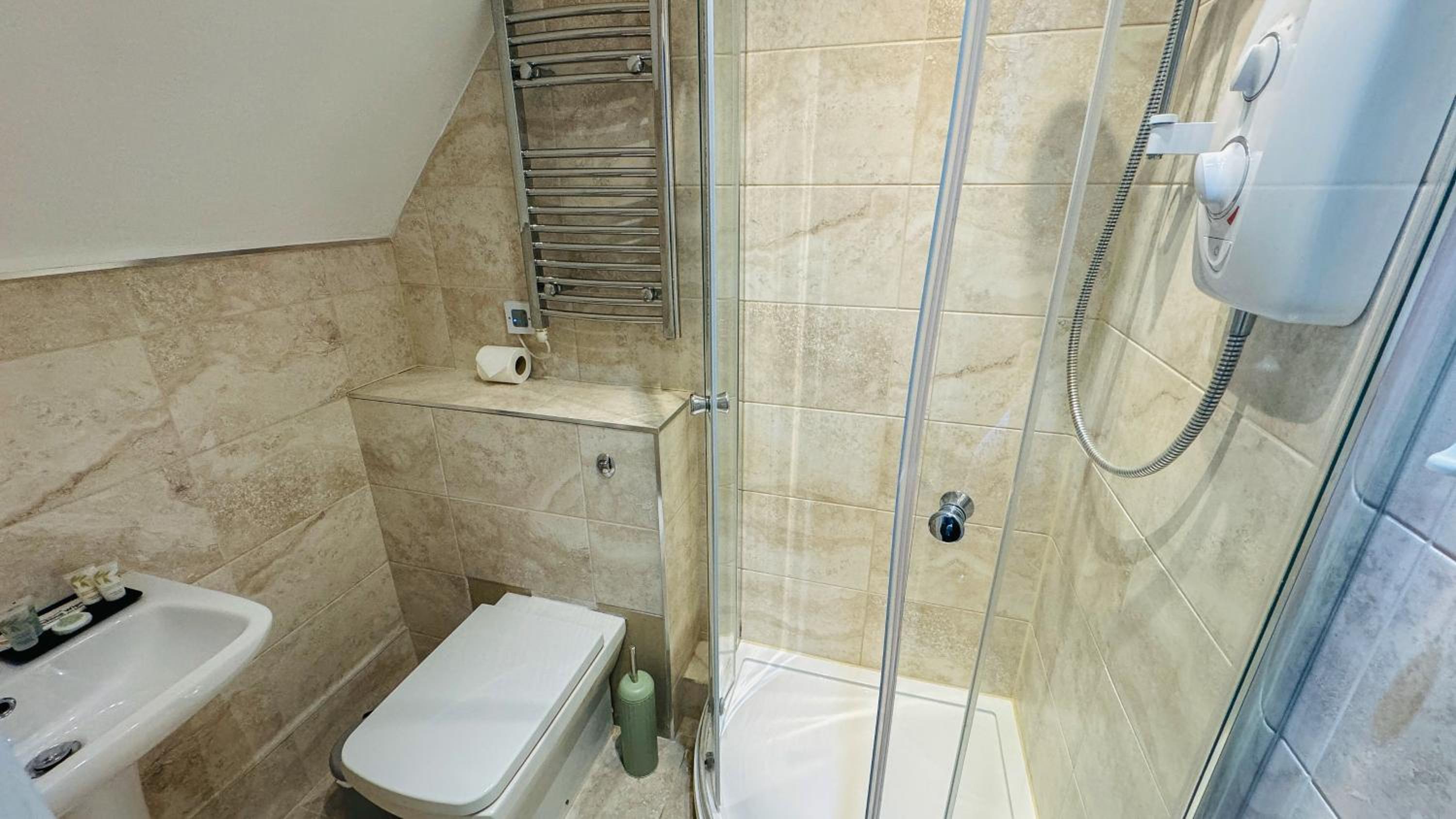Double Room with Private Bathroom photo 3