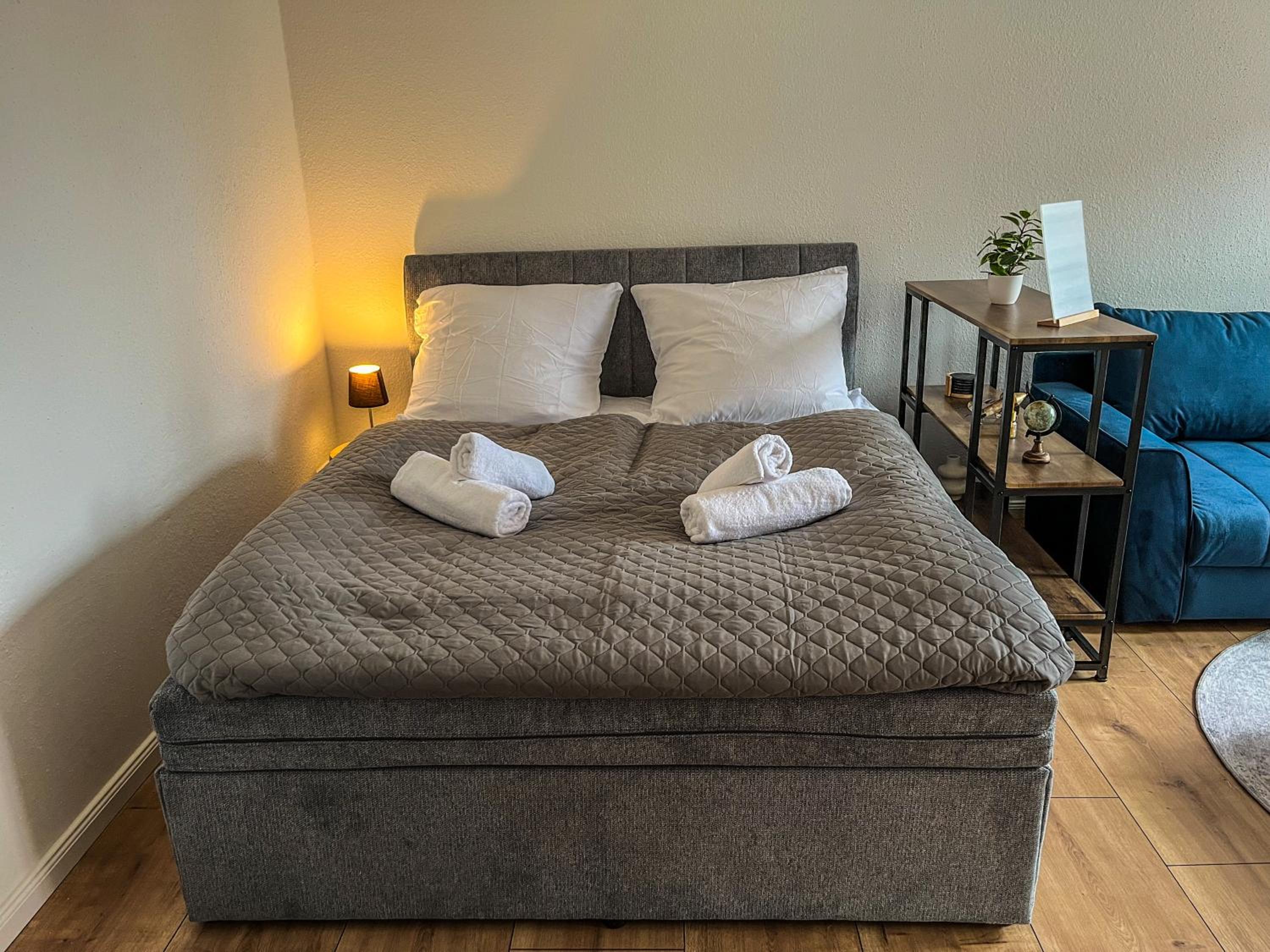 One-Bedroom Apartment photo 1