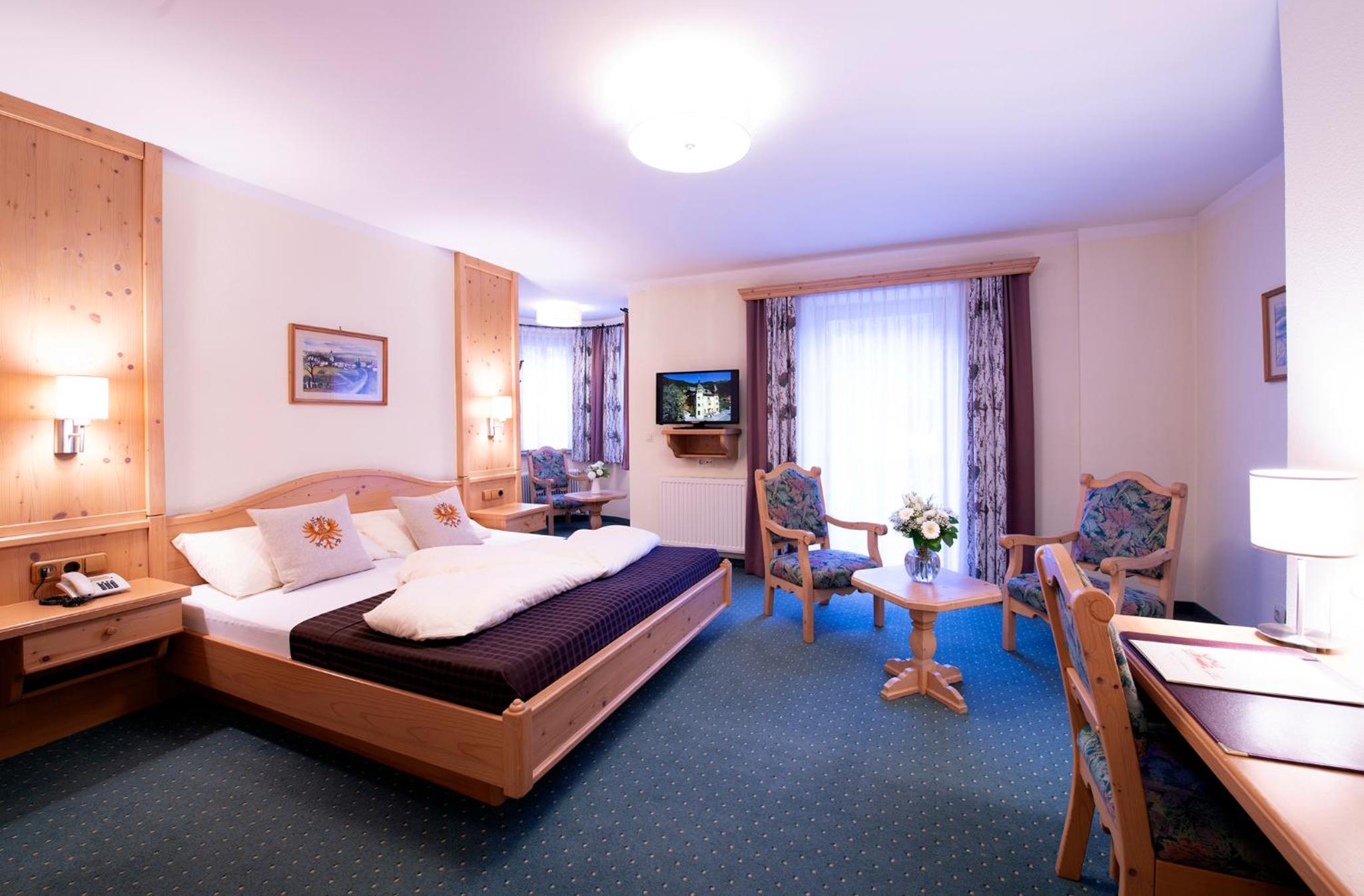 Large Double Room - Photo 1