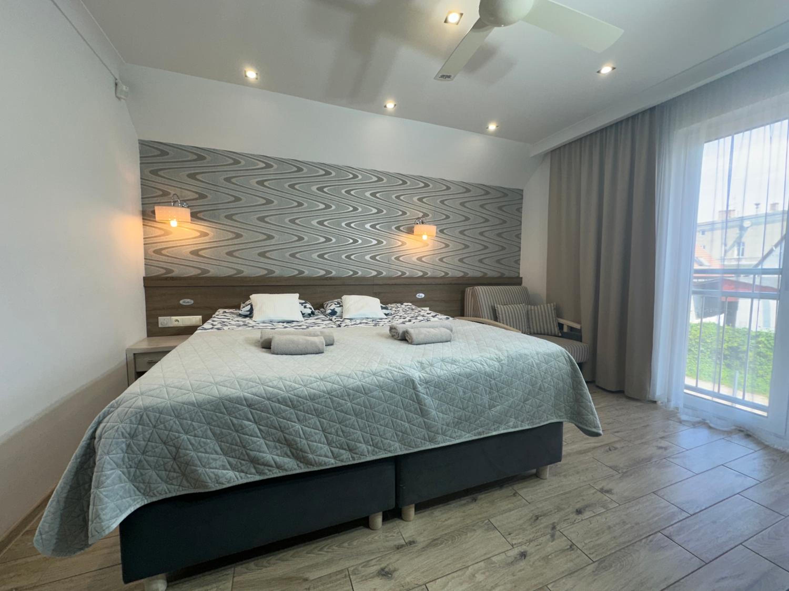 Double or Twin Room with Extra Bed (2 Adults + 1 Child) photo 3
