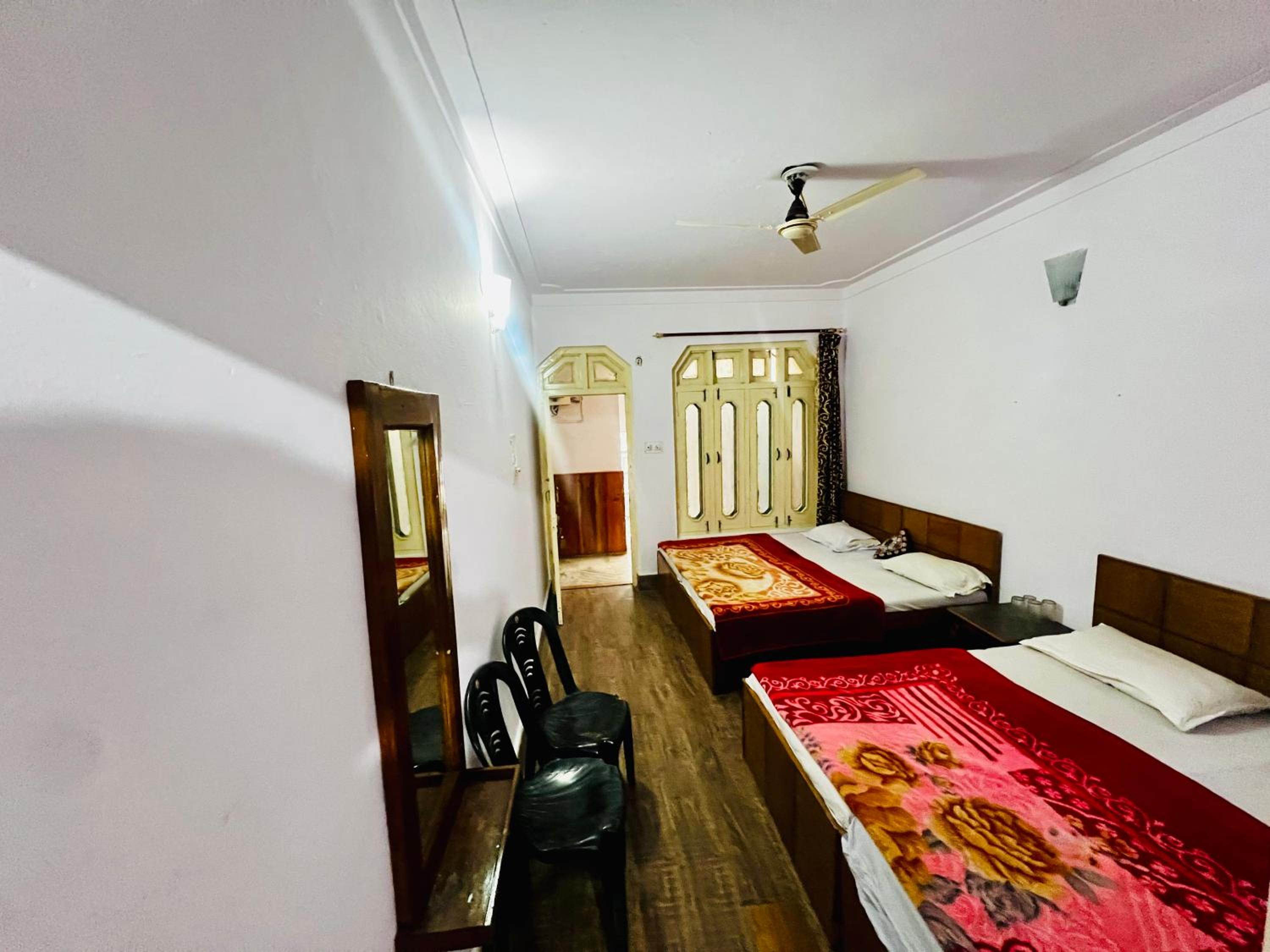 Economy Quadruple Room
