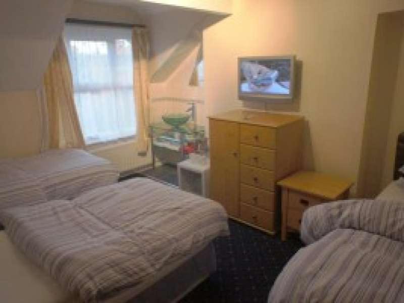 Triple Room with Shared Bathroom