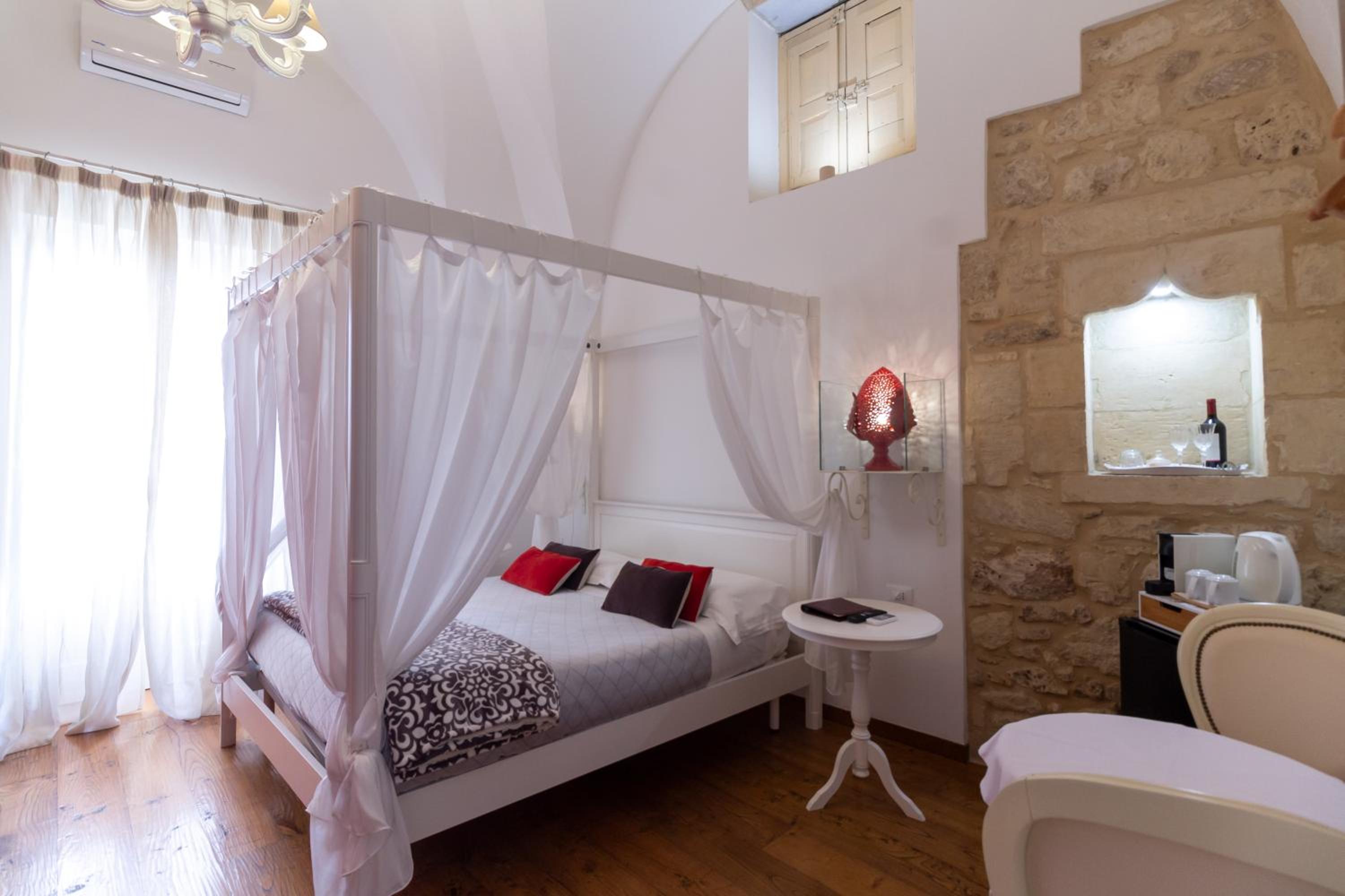 Deluxe Double Room with Spa Bath 
