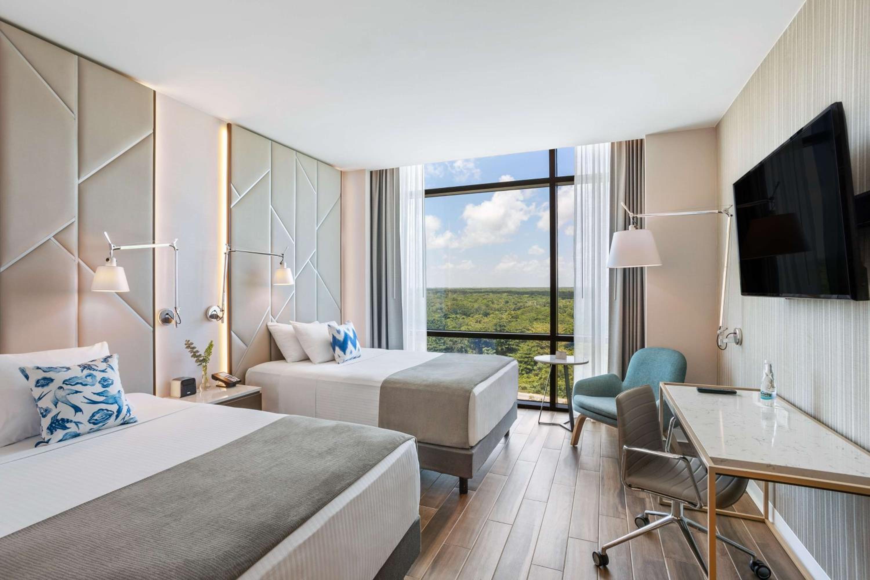 Standard Double Room Free Parking Promo With Breakfast