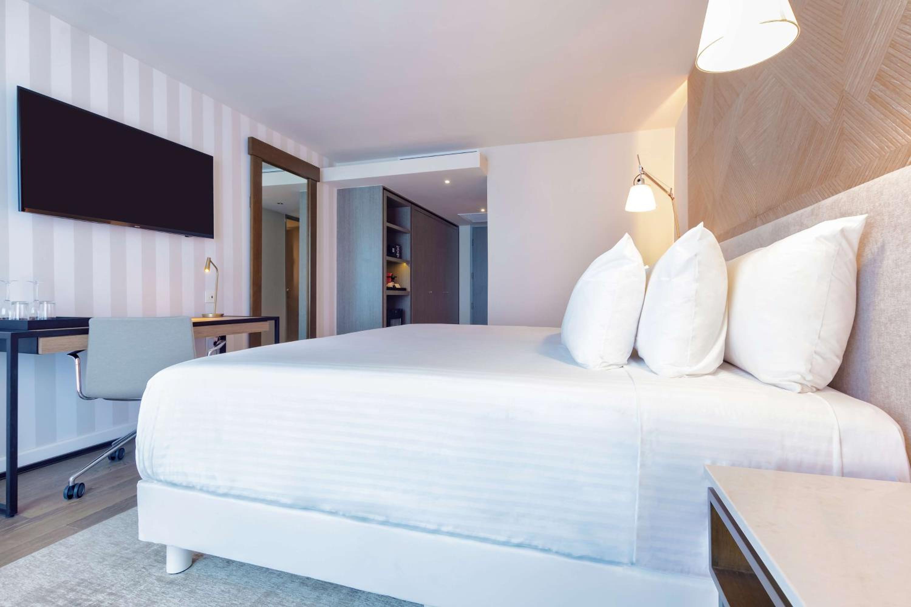 Superior Double Room (3 adults + 1 child)