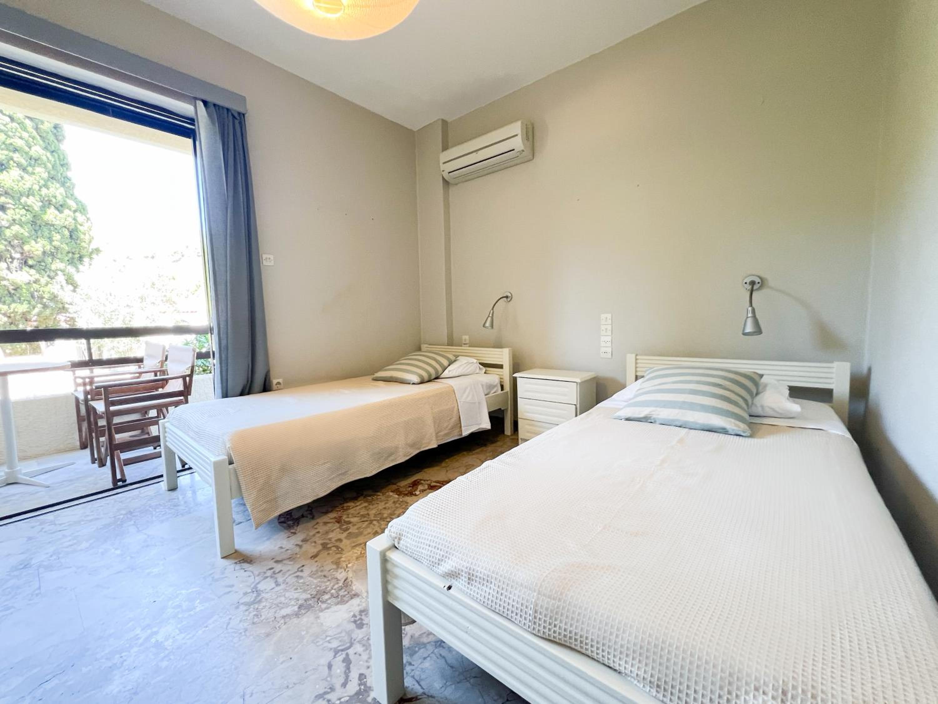 Quadruple Room with Terrace photo 3