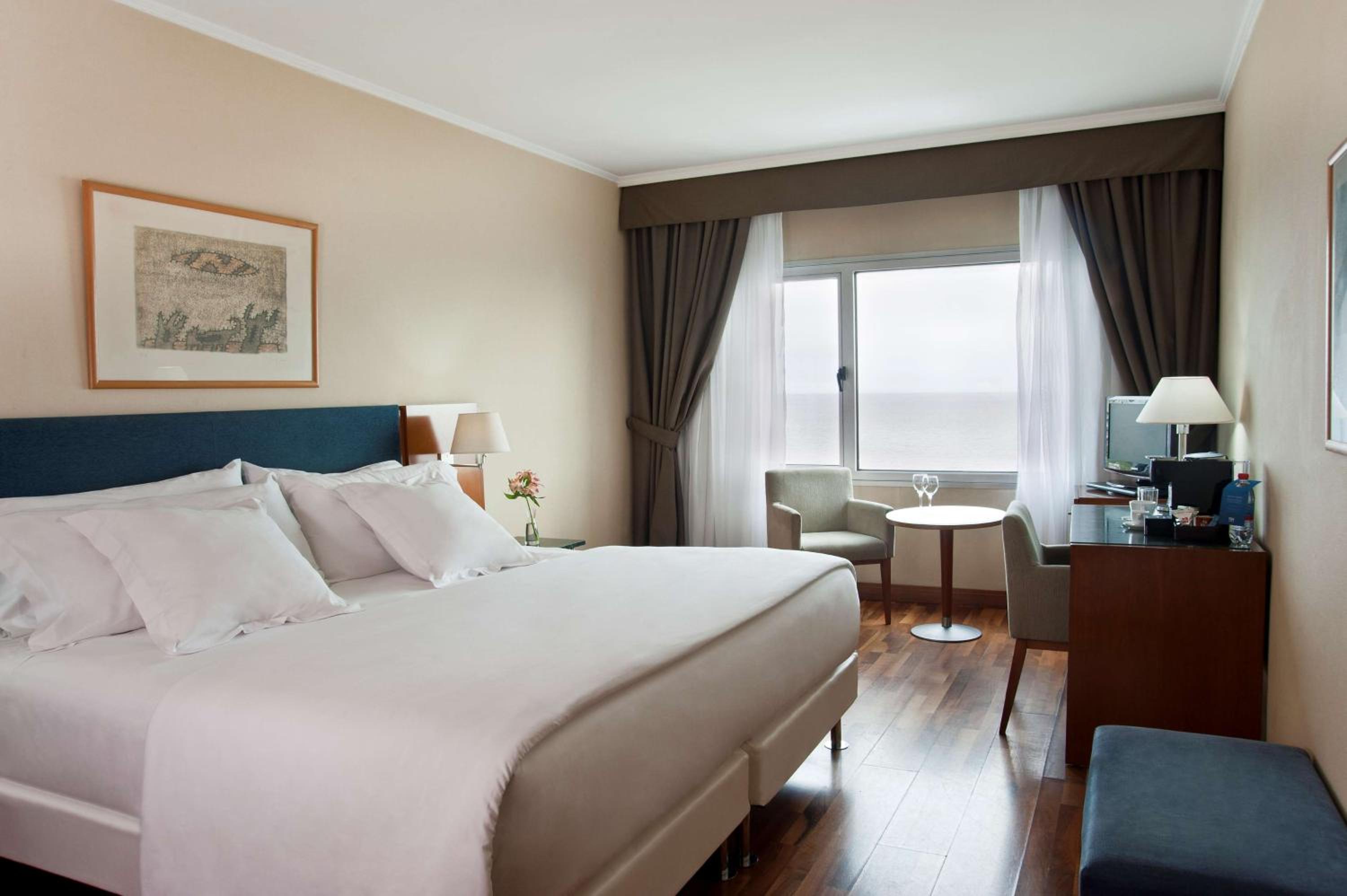 Superior Double or Twin Room with View - Photo 2
